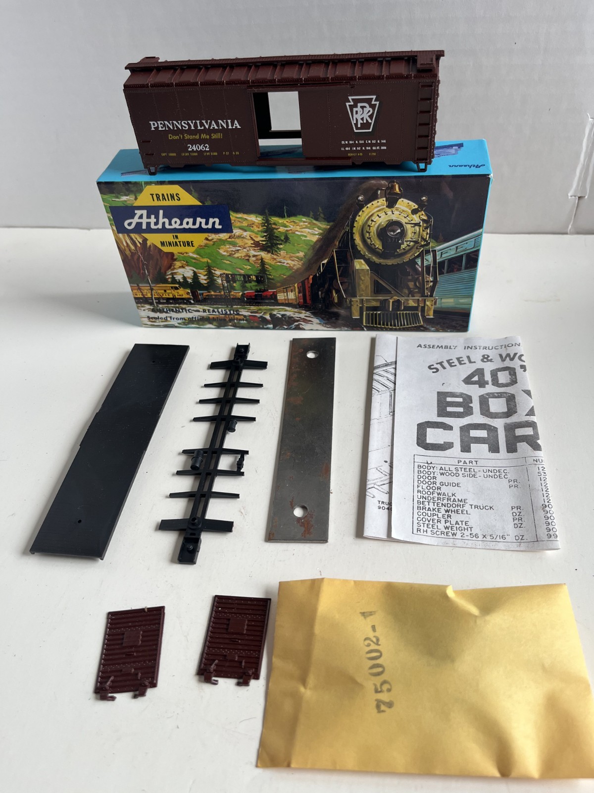 ATHEARN 24062 – HO Scale – PENNSYLVANIA Tuscan Red / Brown KIT – 3-1005 – NEW!