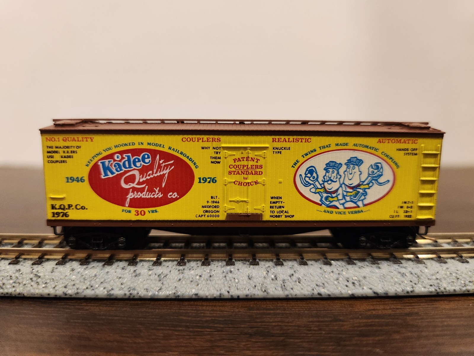 KAD143 Kadee MTL 1946-1976 Anniversary Wood Box Car
