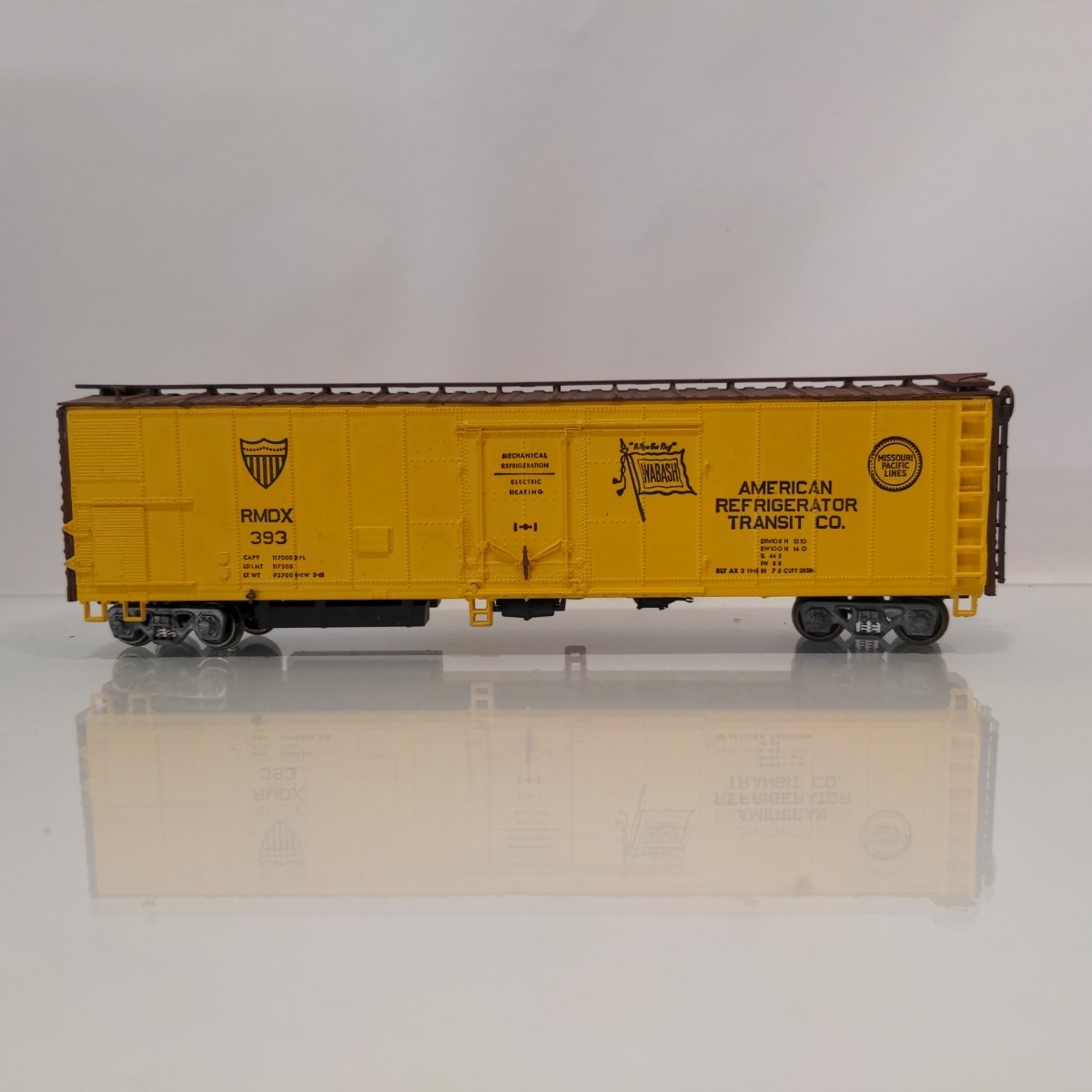 Unknown Mfgr? American Refridgerator Transit RMDX 393 50′ Reefer (Golden Spike?)