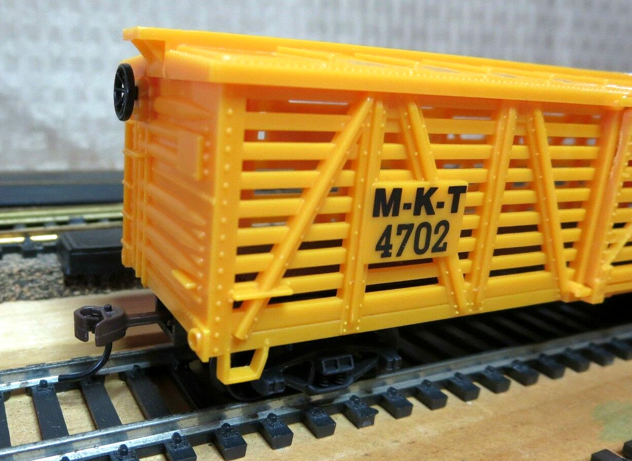INDUSTRIAL RAIL HO 40′ Outside Braced Livestock Car “The Katy” with KDs