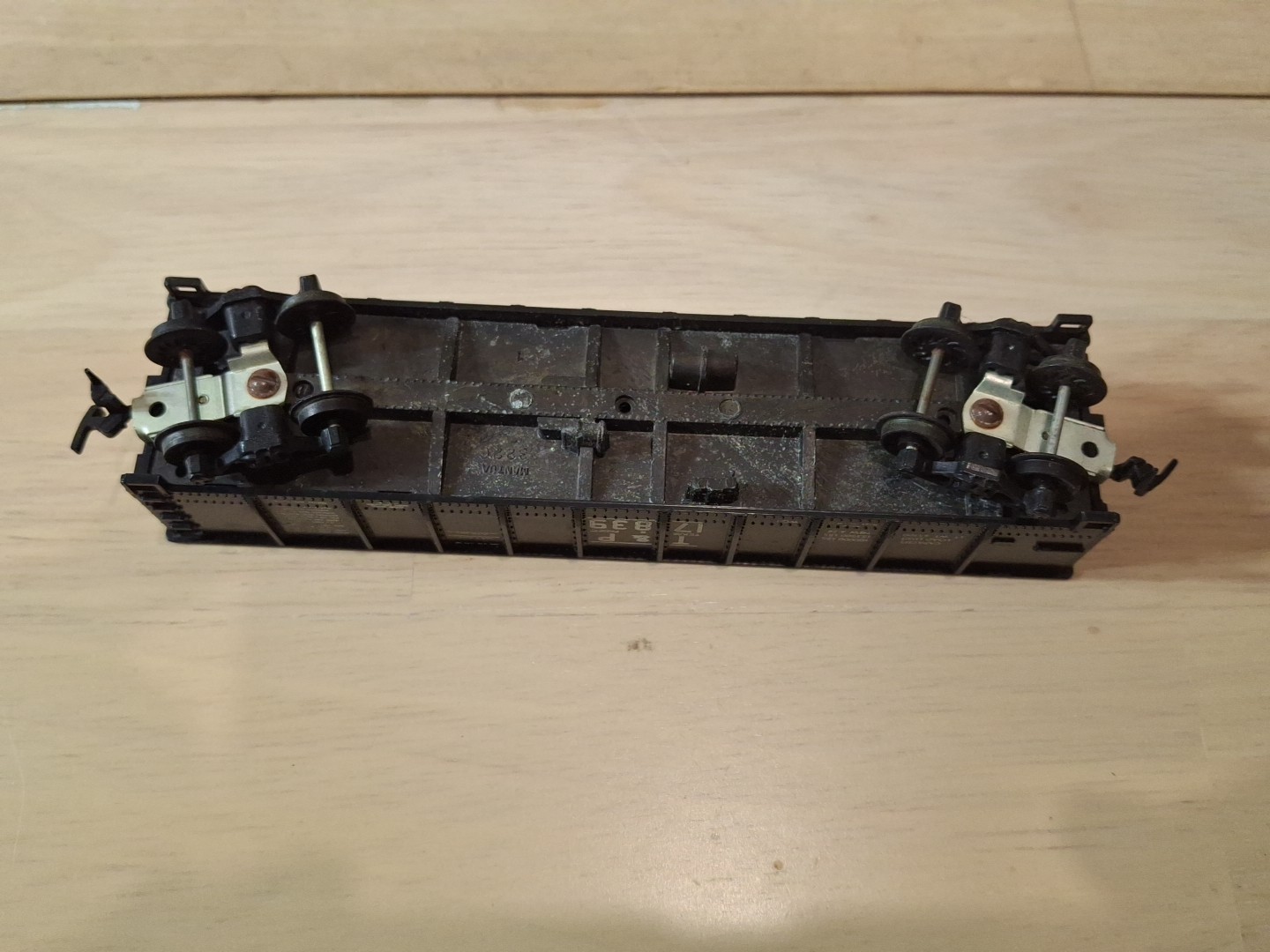 Lot of 5 HO Freight Cars – Mantua + Hong Kong – Boxcars/Gondolas – Working Doors