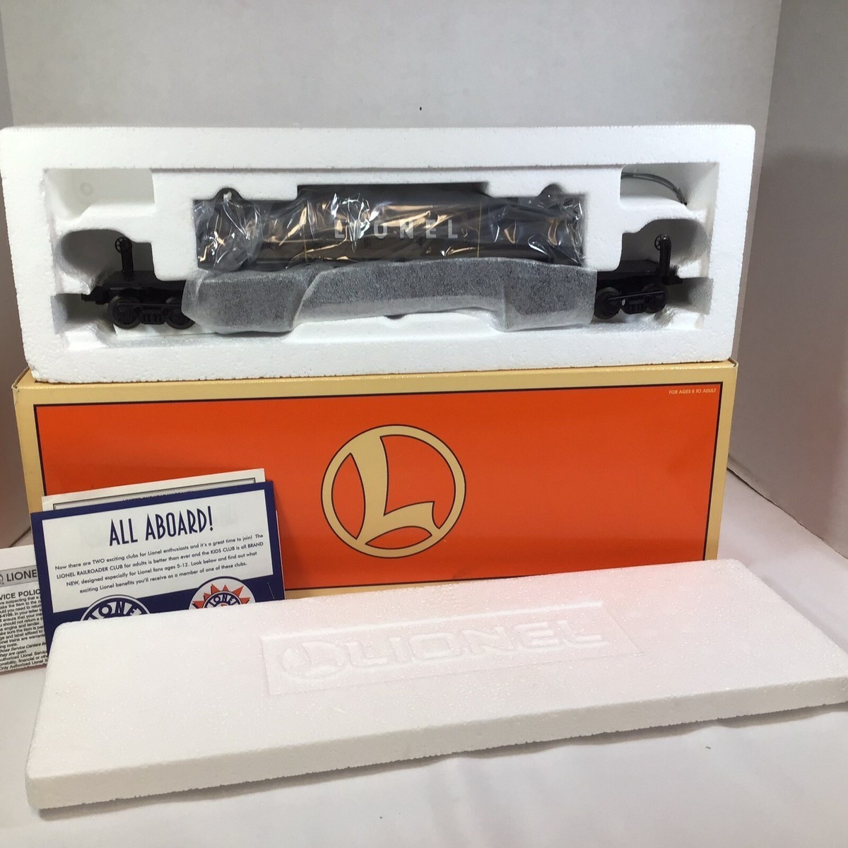 LIONEL 16 Wheel Depressed Flatcar With Steel Load 6-26971 New