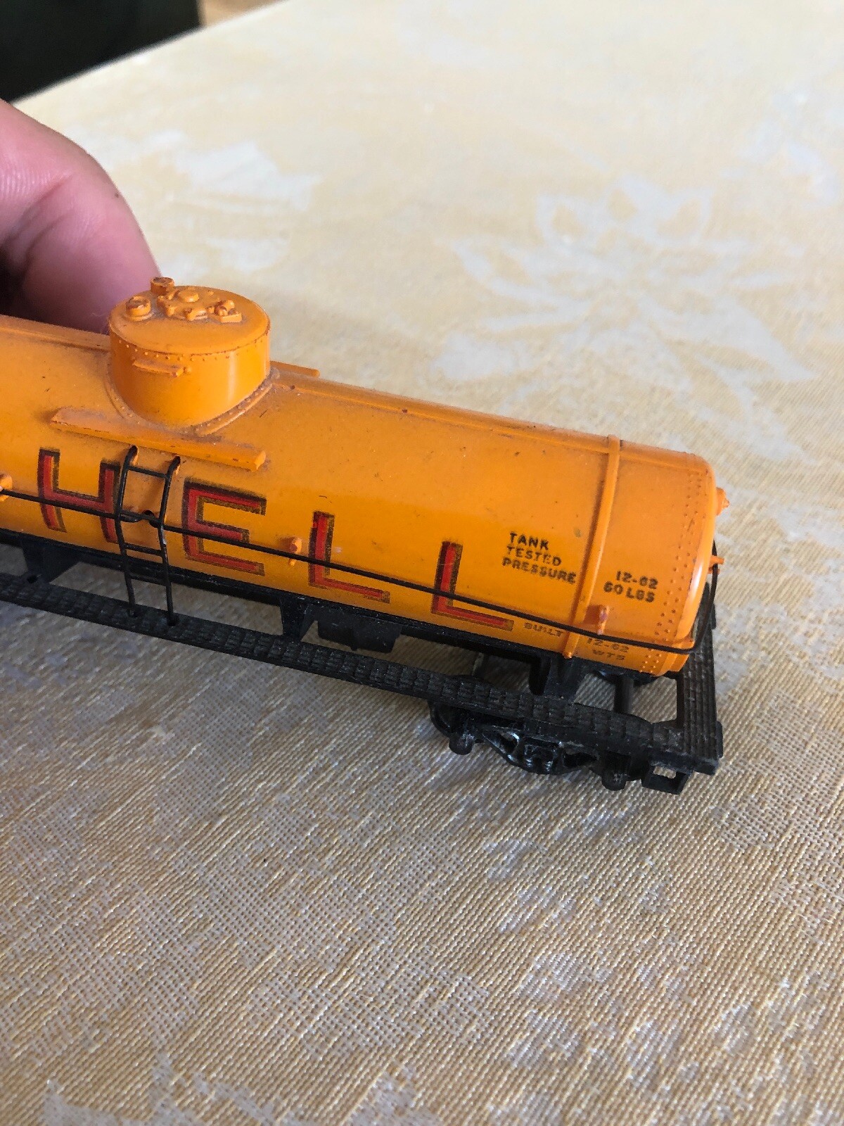 HO Scale SHELL S.C.C.X.1260 TANKER CAR