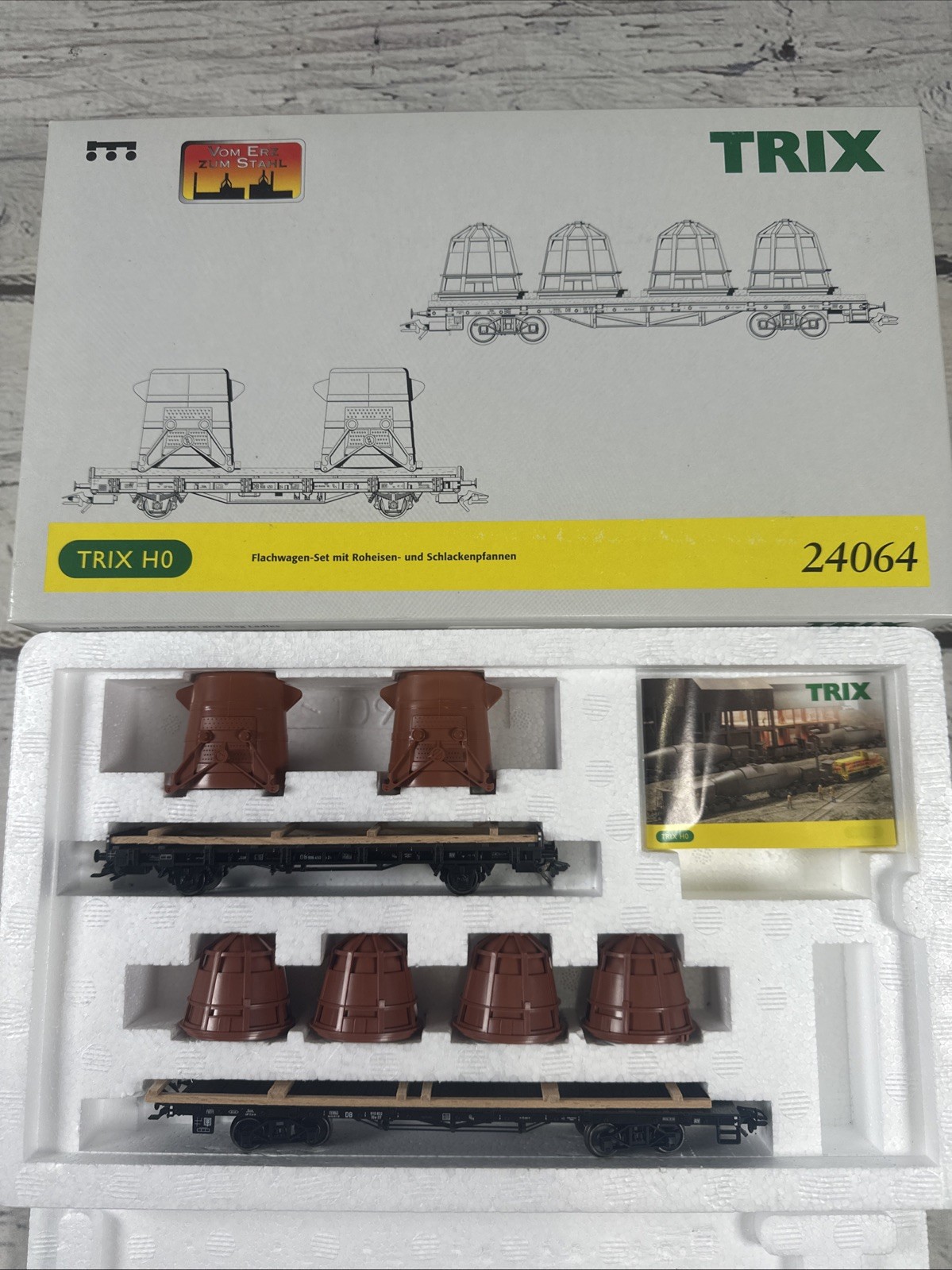 Trix H0 24064 DB Flat Car Set w/ Crude Iron & Slag Ladles 2-Car Set NIB Rare