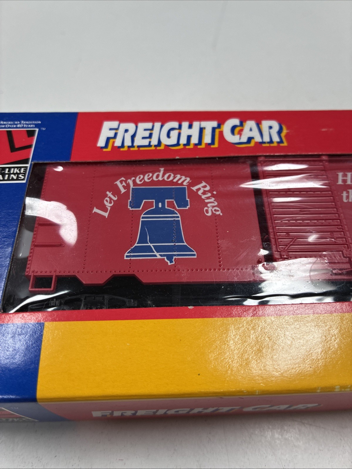 Life-Like HO Scale 8521 Let Freedom Ring Patriotic Eagle Box Car Walthers