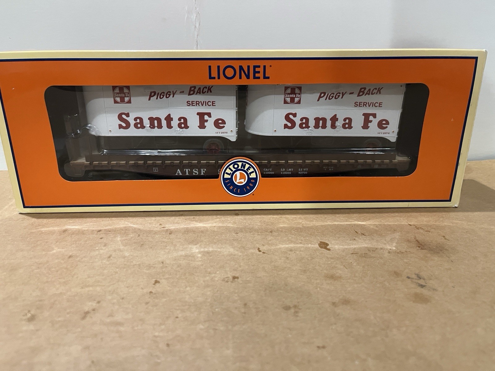 Lionel Santa Fe PS-4 Black Car With Piggyback Trailers