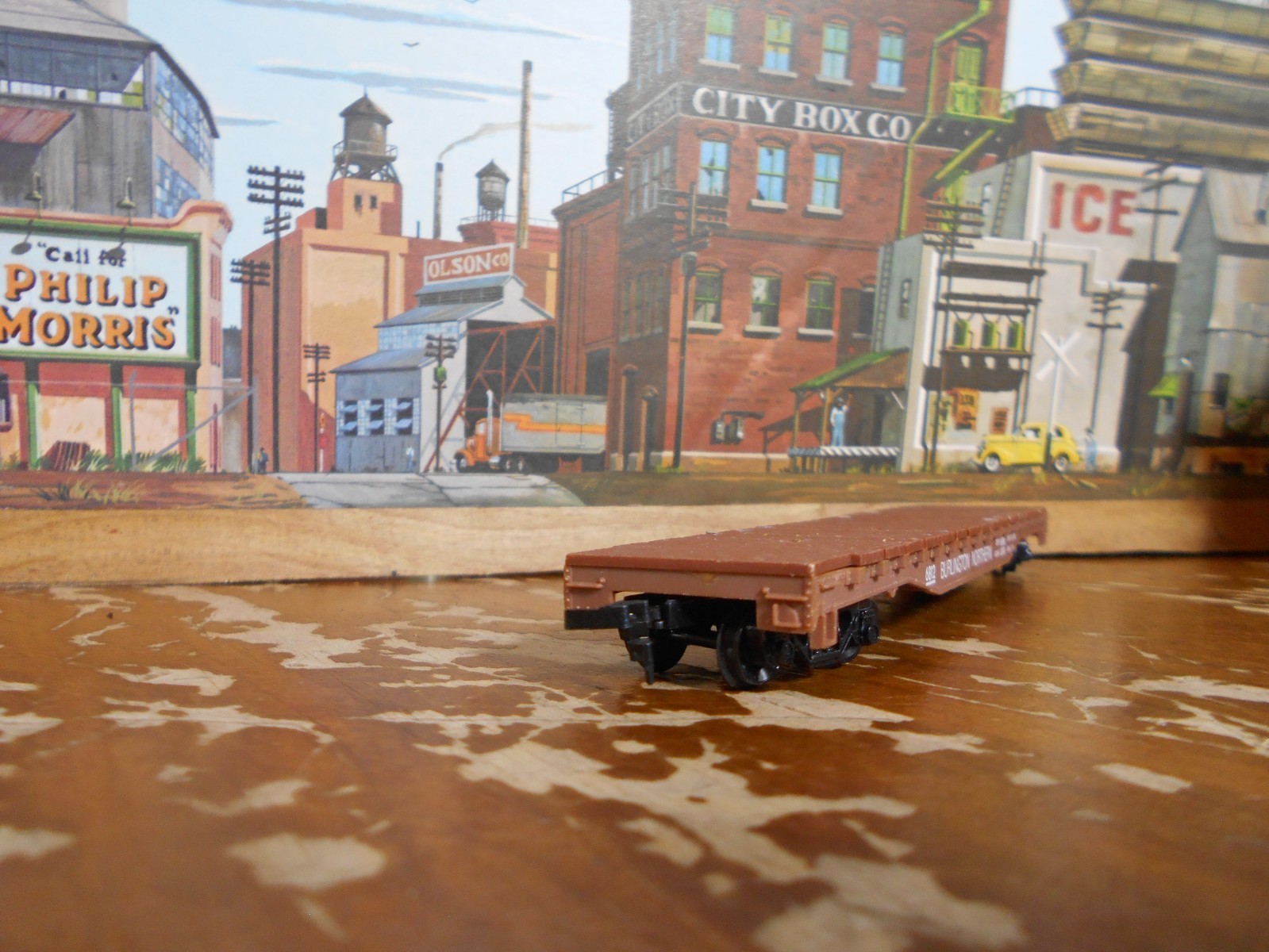 HO Scale Trains Model Power Burlington Northern 50′ Flat Car #6812