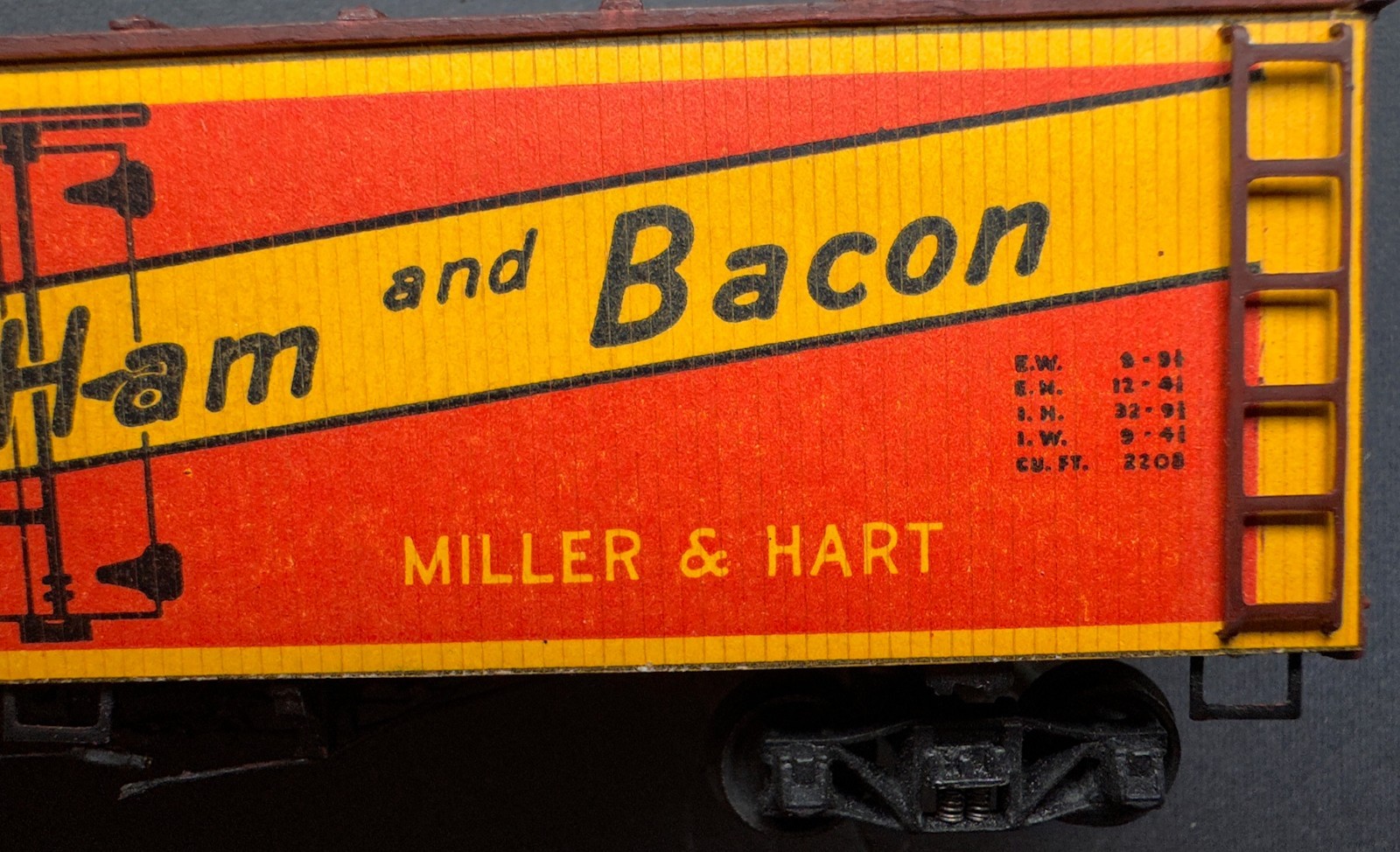 HO Scale Redball Kit 92 Berkshire Ham & Bacon-Built