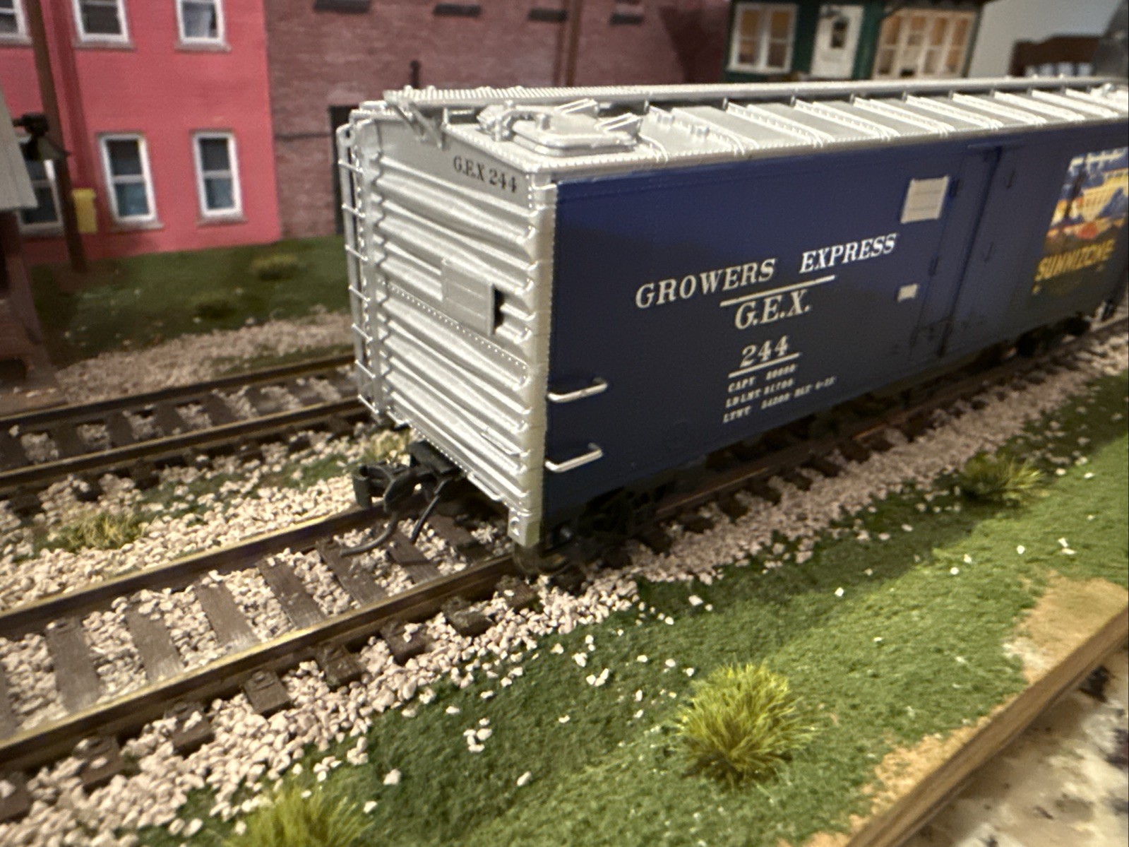 YesterYear Models HO R – 40–23 Refrigerator Car Sunnizone Growers Express #244