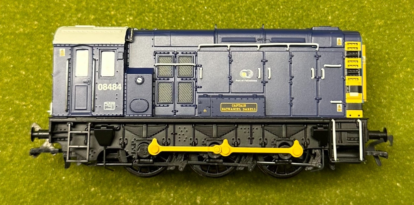 Bachmann HO BranchLine Limited Edition 465/504 Class 08 Diesel Shunter