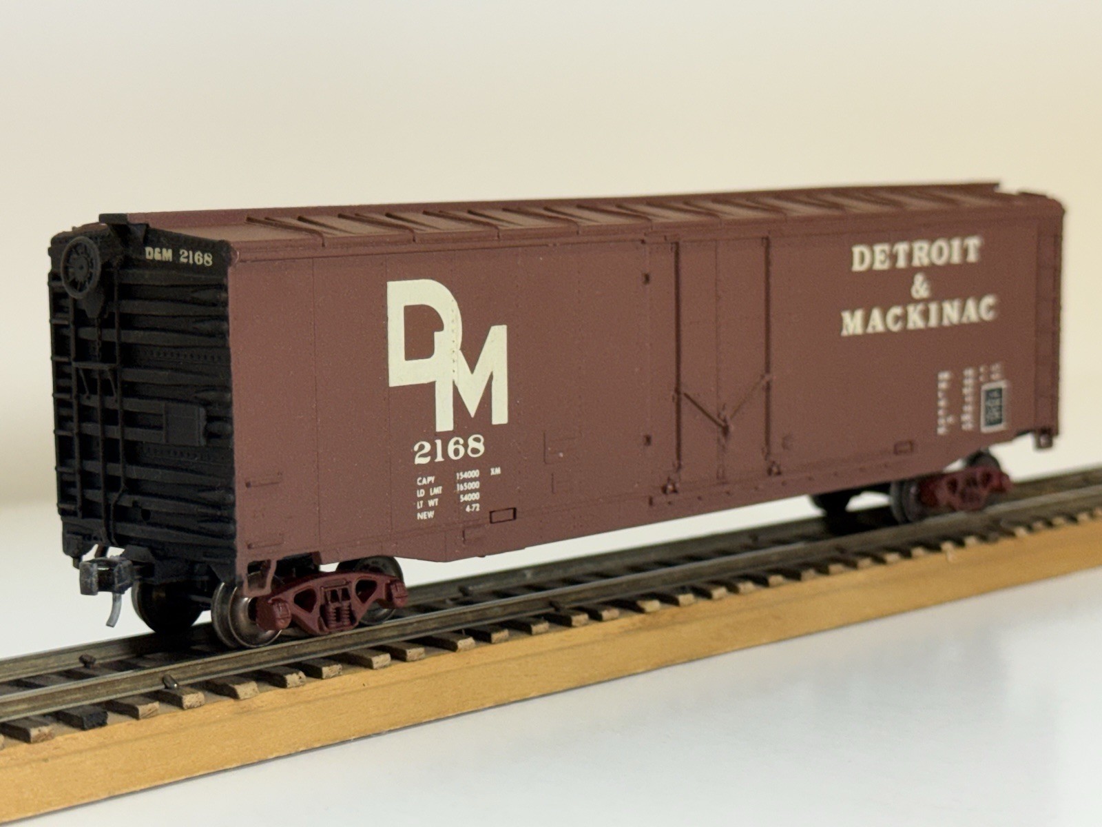 HO, Custom-Tyco, Detroit & Mackinaw, Brown 50’ Boxcar # DM-2168