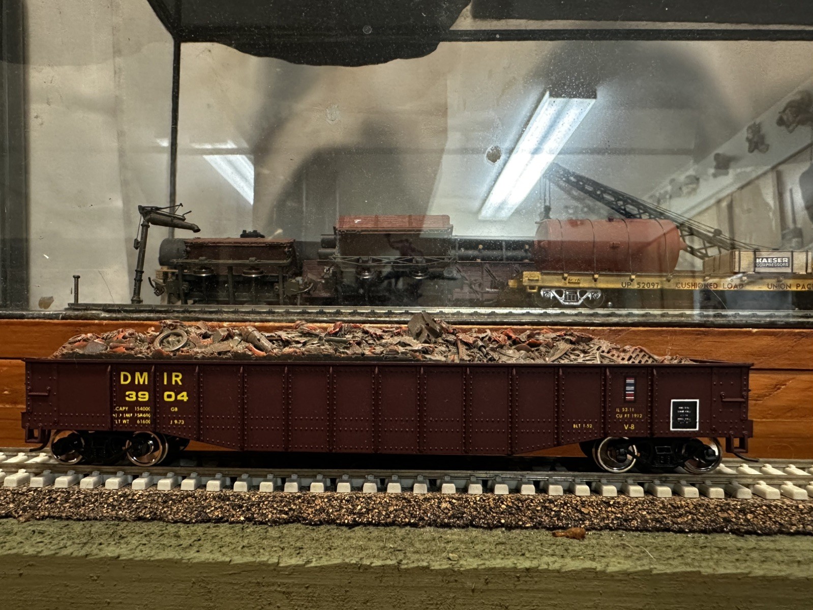 HO SCALE RARE DULUTH MISSABE DM&IR GONDOLA WITH LOAD METAL WHEELS HARD TO FIND