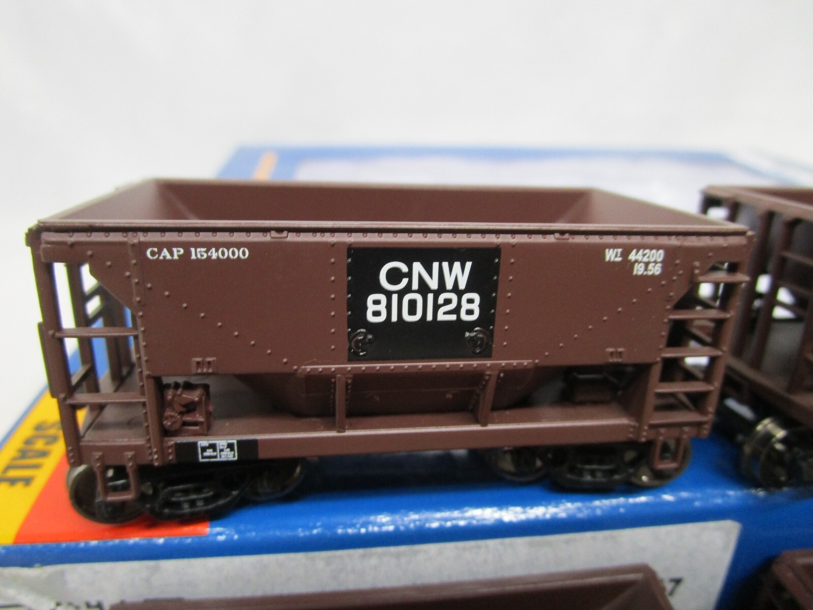 Walthers HO Scale C&NW Chicago North Western 24′ Minnesota Ore Car Set of 6