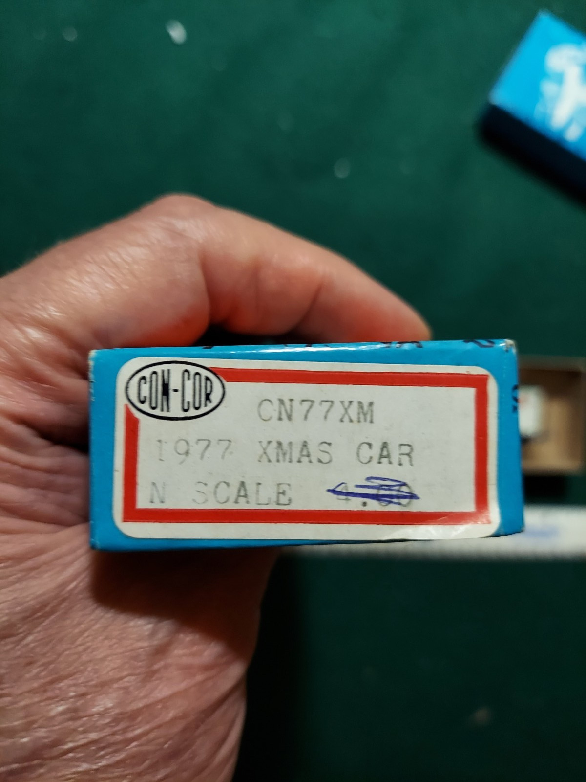 CON-COR N SCALE 1977 CHRISTMAS BOX CAR