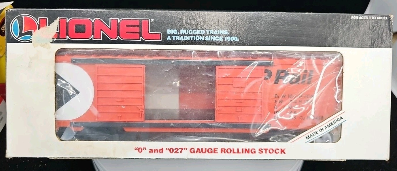 Lionel O/O27 Scale C.P. Canadian Pacific Double Door Box Car 6-19207 NIB