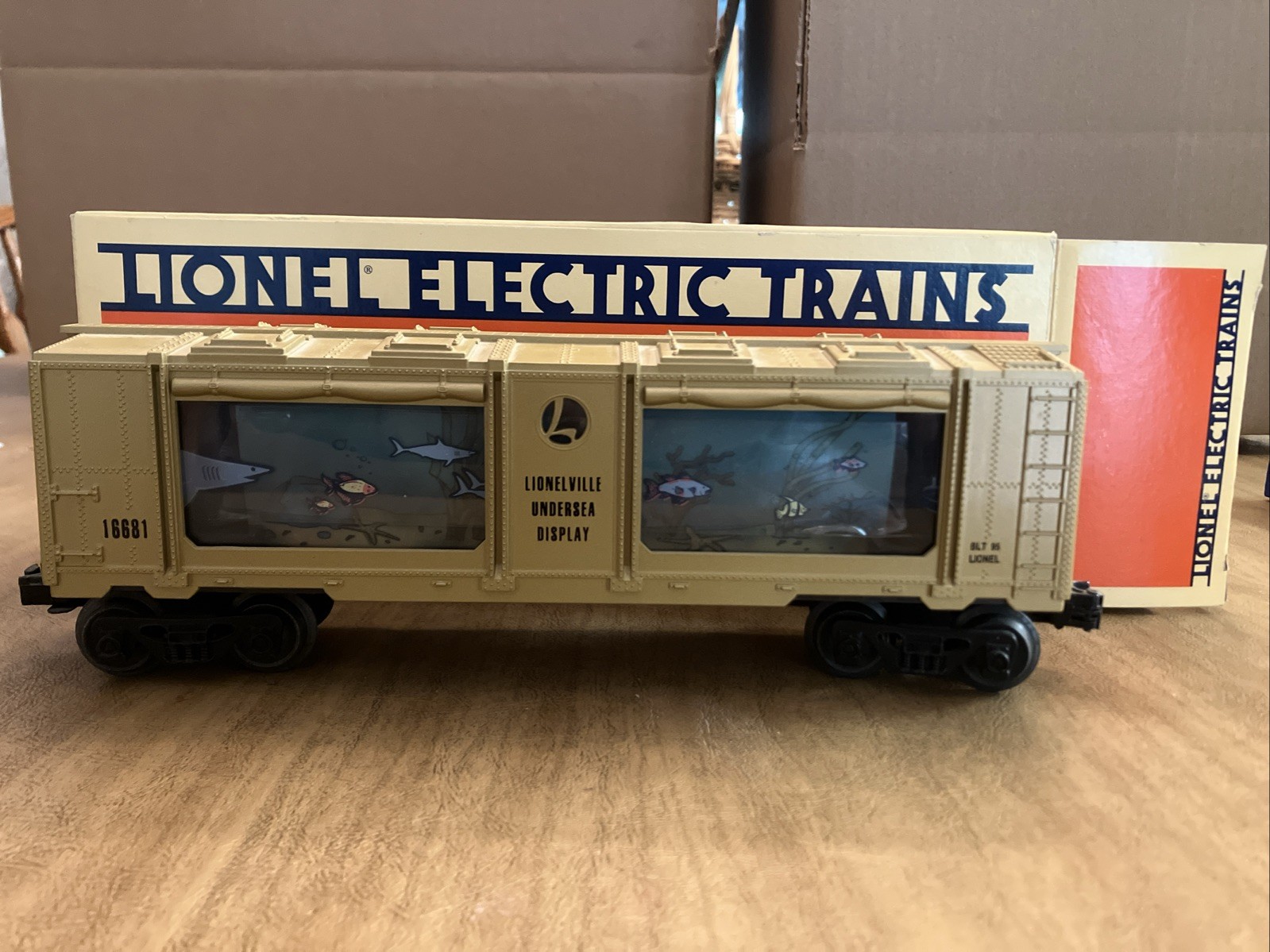 Lionel 6-16681 O Gauge Gold Animated Shark Aquarium Car W/Box (Untested)