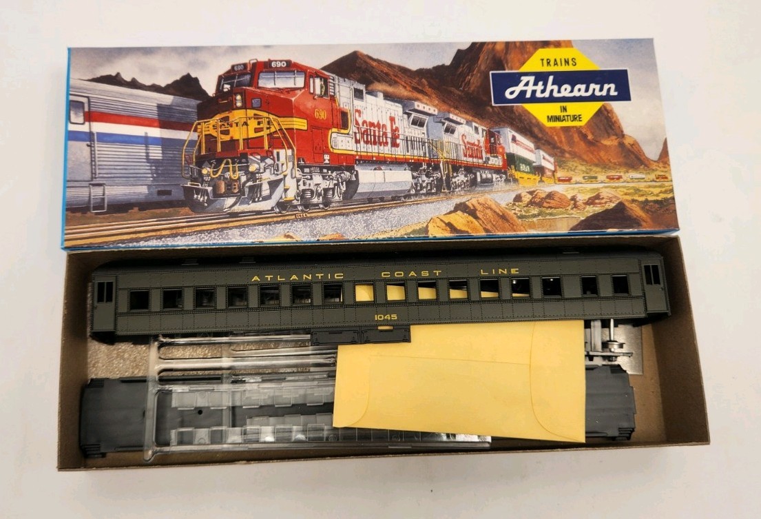 ATHEARN HO 2452 STANDARD COACH ROUND ROOF KIT ATLANTIC COAST LINE 1045 D90