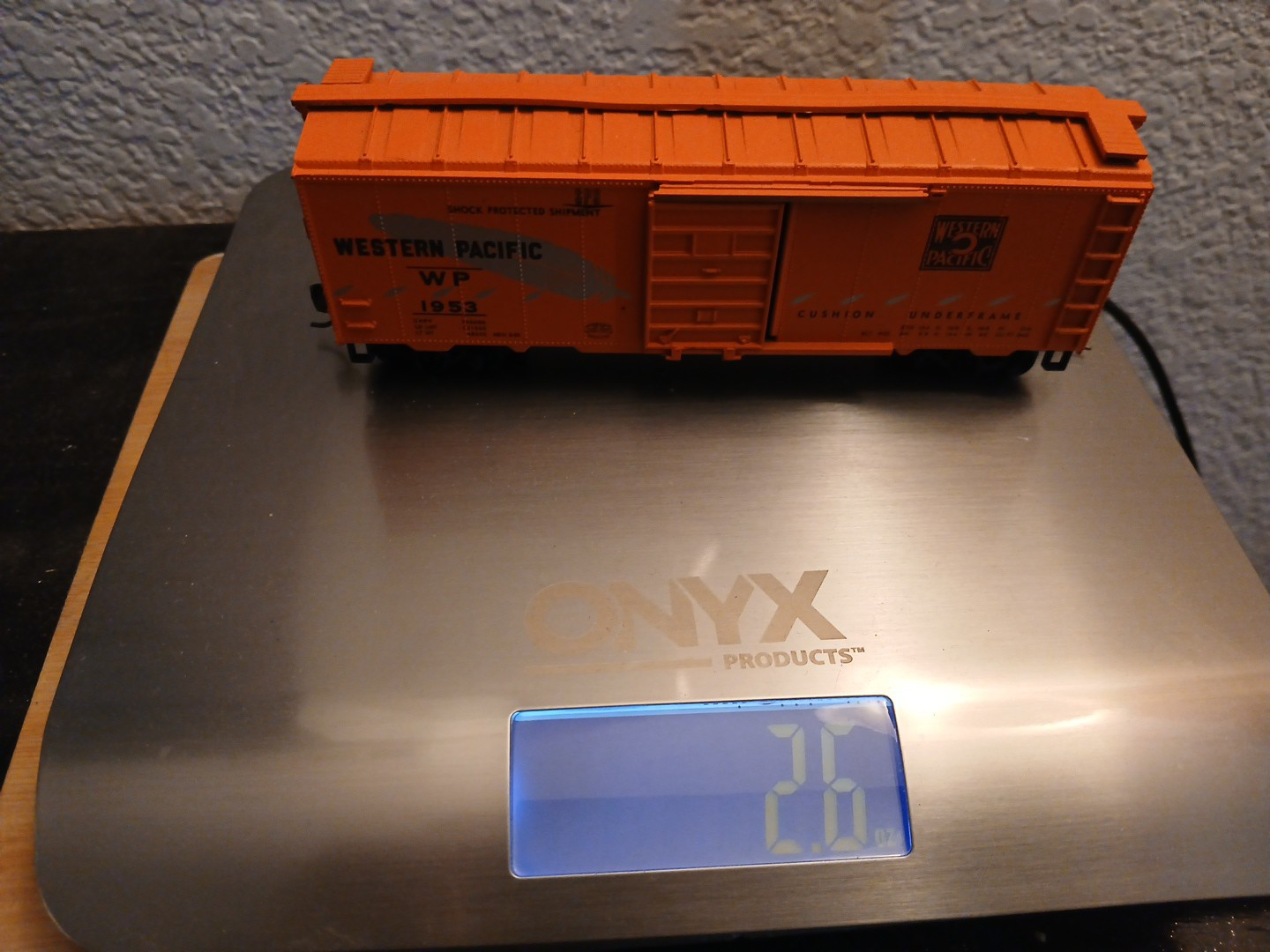 HO-Scale 40′ Box Car Kit Assembled Western Pacific WP 1953 Roundhouse Products