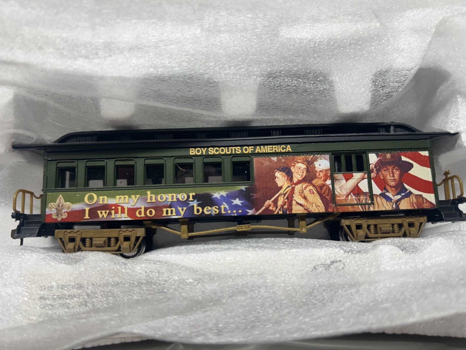 Hawthorne Village Boy Scouts of America On My Honor Will Do My Best NIB BS4