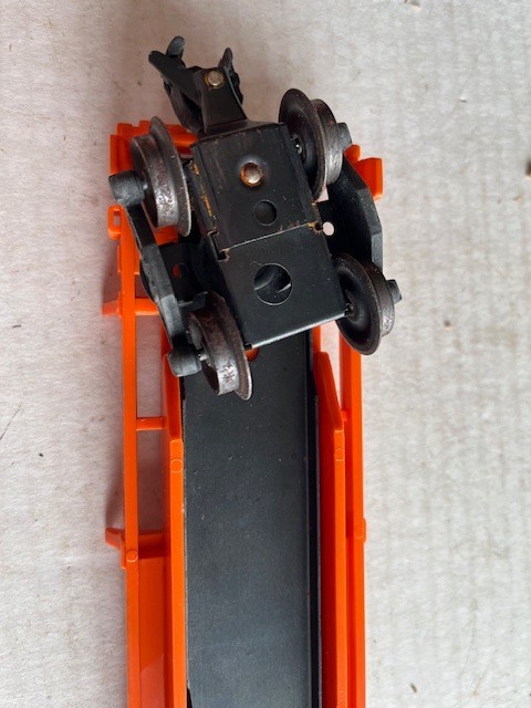 LIONEL POSTWAR 6362 – O Gauge – Orange – RAIL TRUCK CAR #636255 – with Box!