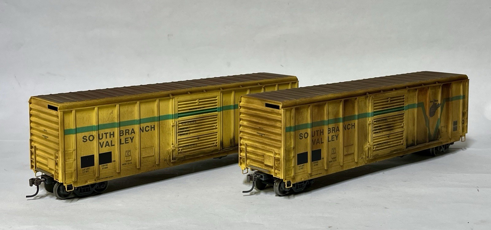 Athearn Sabine River & Northern, South Branch Valley Weathered & Patched Boxcars