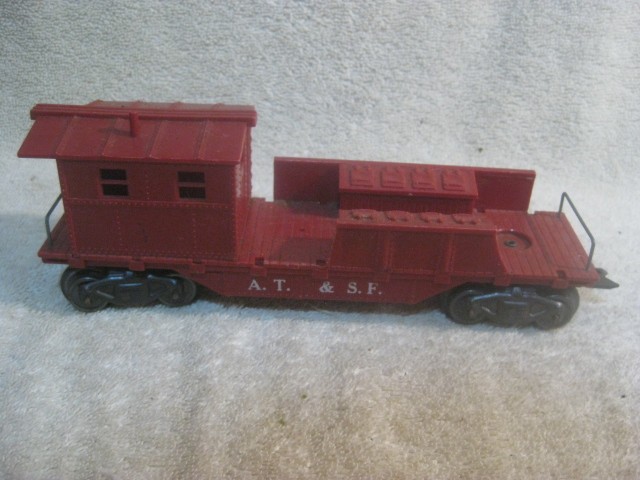Marx AT&SF Maintenance of way Work Caboose – Tuscan Red – 8 wheel (READ)