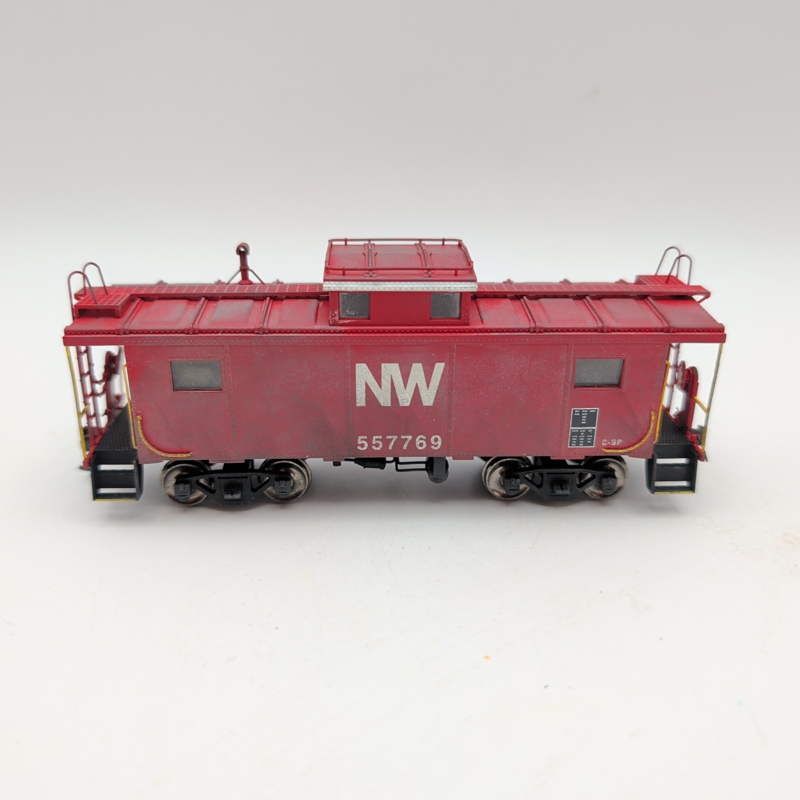 Atlas HO Scale N&W 557769 NE-6 Caboose 6315-4 Added Weathering