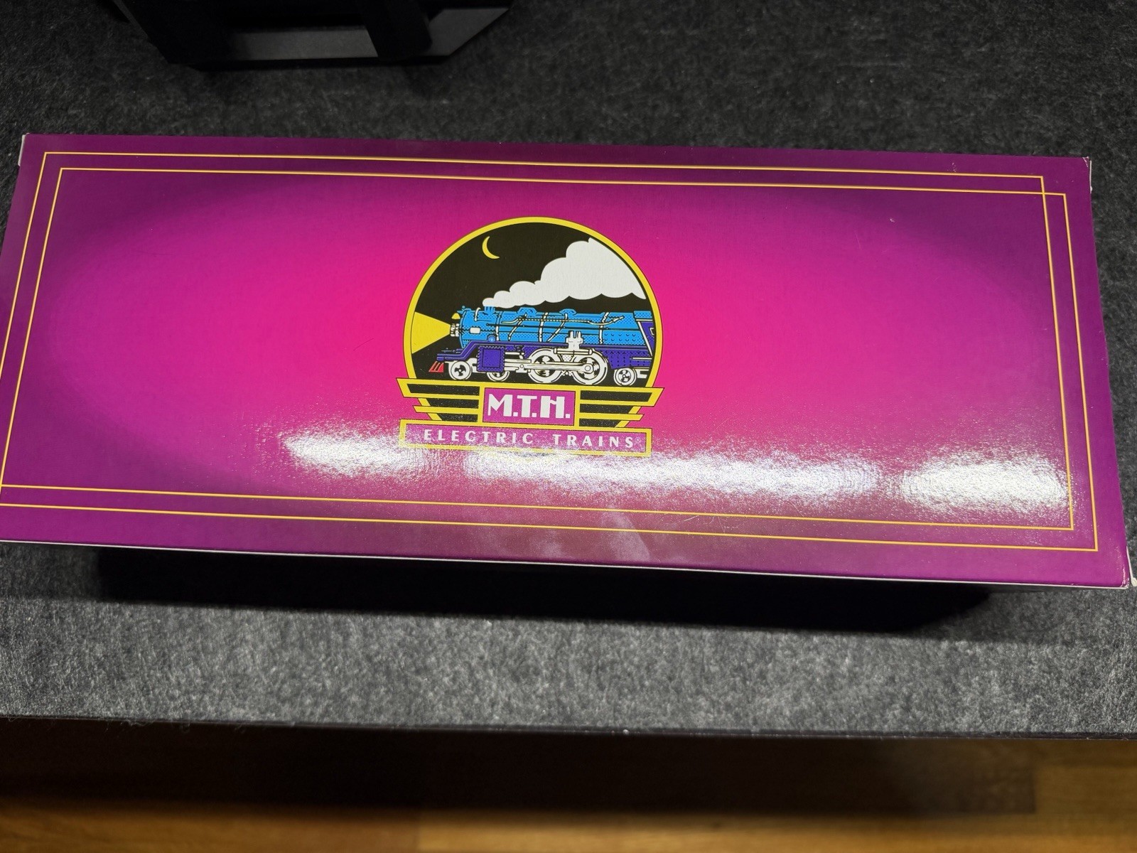 MTH 20-98555 Flat Car W/ R62 Subway Car