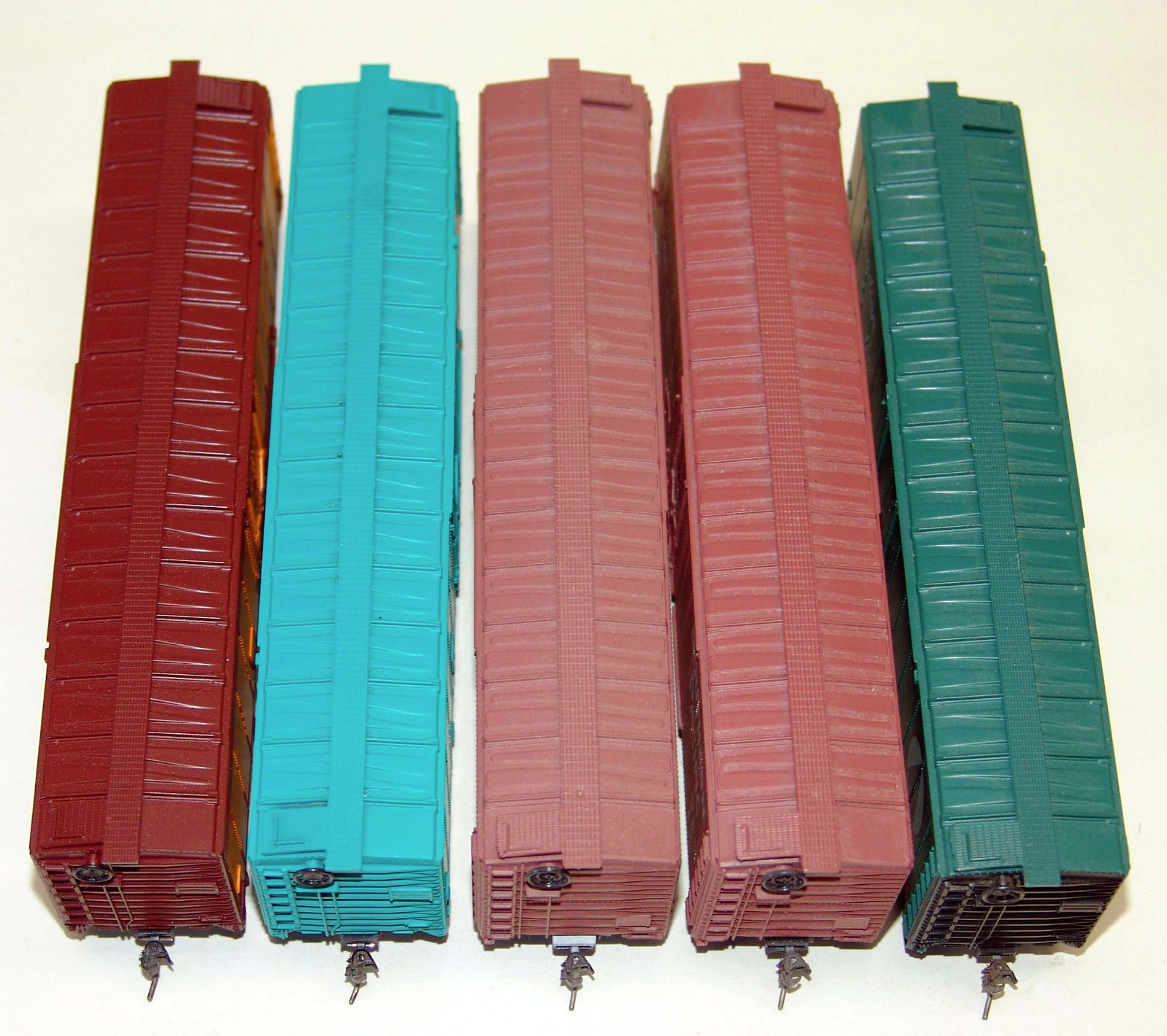 HO SCALE 5 ATHEARN (3) ROUNDHOUSE (2) 50′ PLUG DOOR CARS MILW PC CP SP (L7)