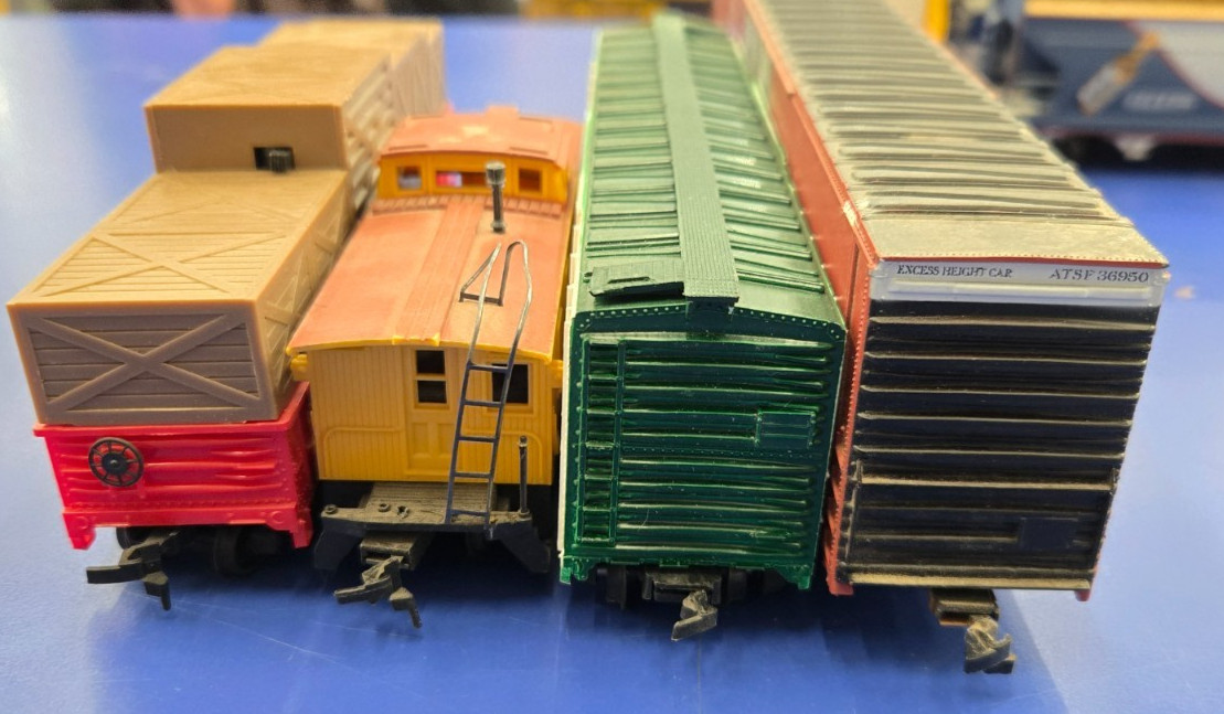 14pc Lot HO Gauge AHM American Brands Freight Cars & Dummy Loco Plastic Wheels