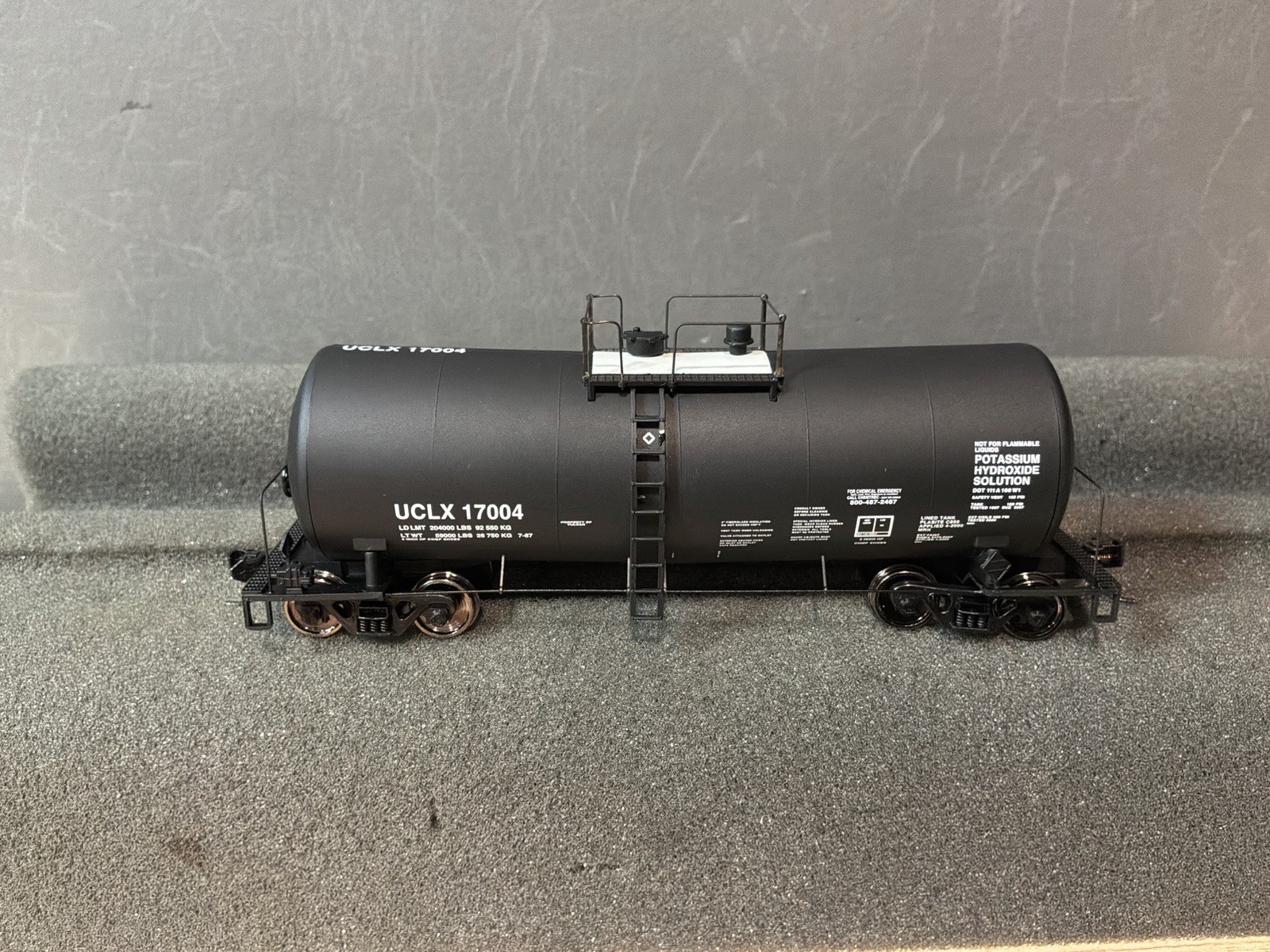 Walthers Gold 932-7229 Ho Vulcan UTLX 16k Gal. Funnel Flow Tank Car UCLX 17004