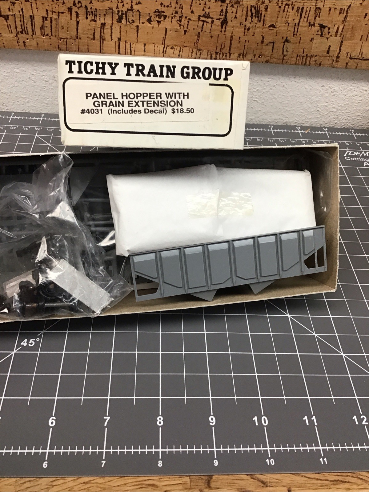 Tichy Train Group HO Scale Panel Hopper W/ Grain Extension #4031 Kit New II-1