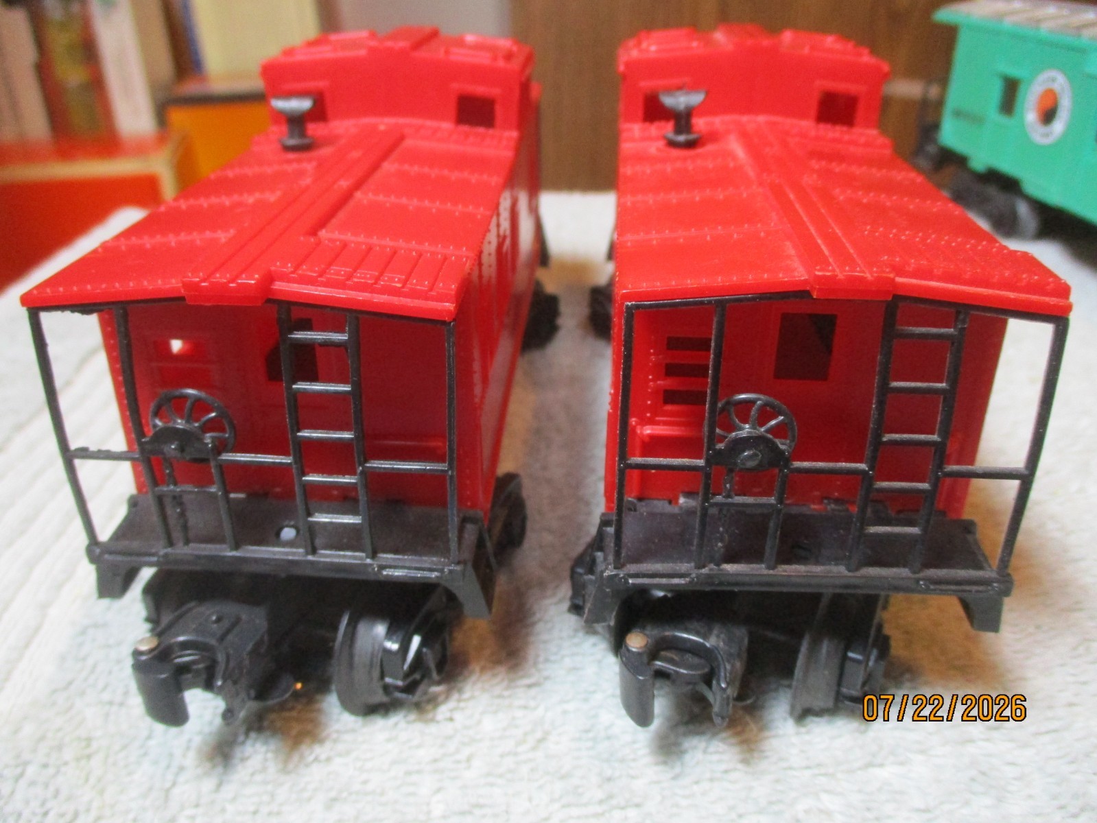 Lot of (2) LIONEL MPC O Gauge #9061 ATSF Santa Fe Red Caboose Excellent Cond.