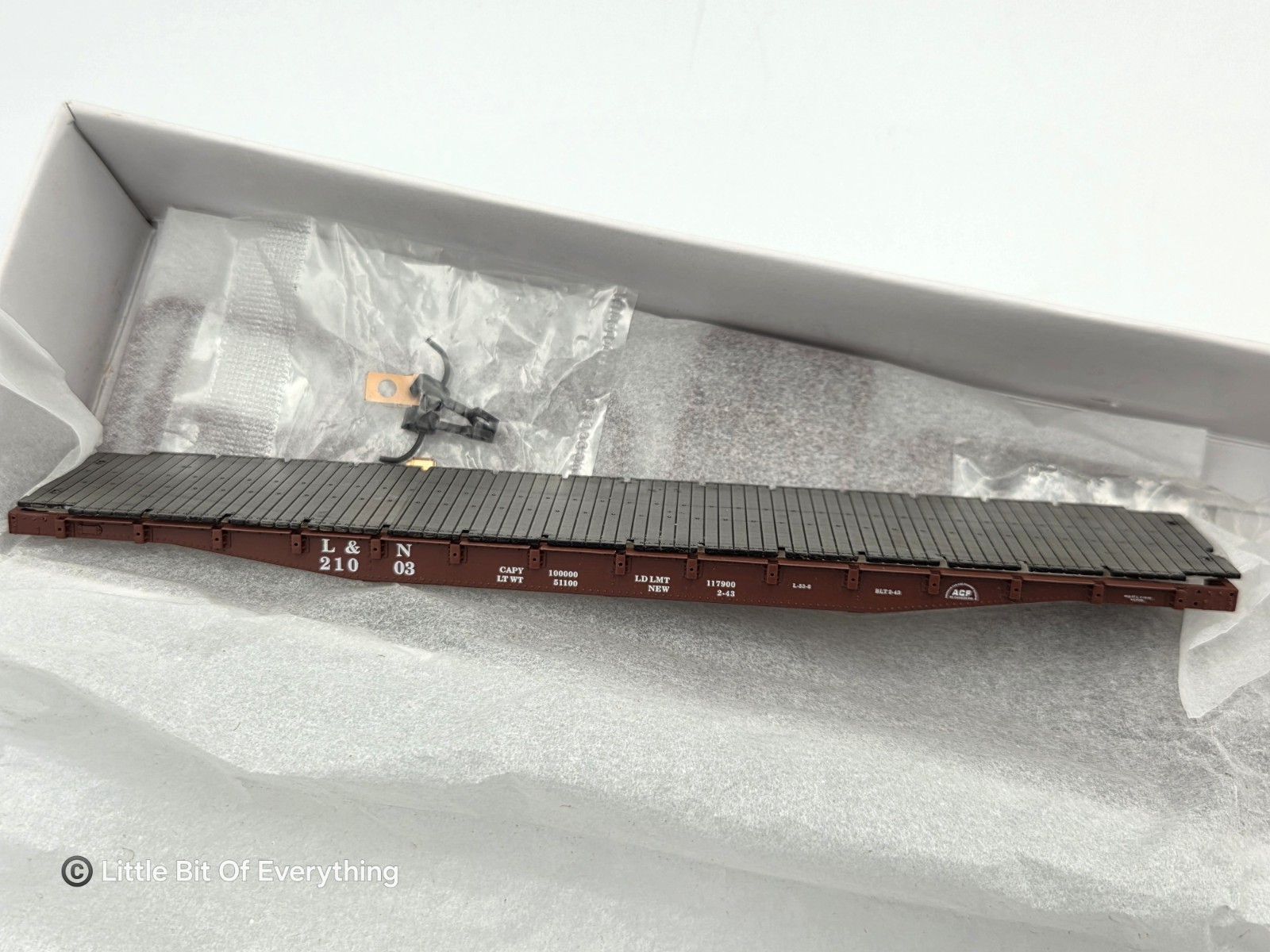 Proto 2000 L&N – AAR Standard 50 Ton Flat Car #21003 (Item #21939) – NOS