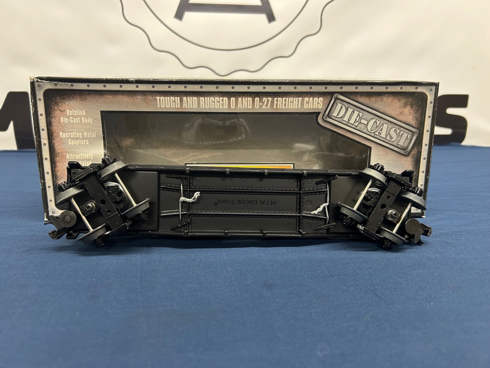 Mth Die-Cast Chesapeake & Ohio #80410 Flat Car w/ ERTL ‘32 Panel Vans 30-8304