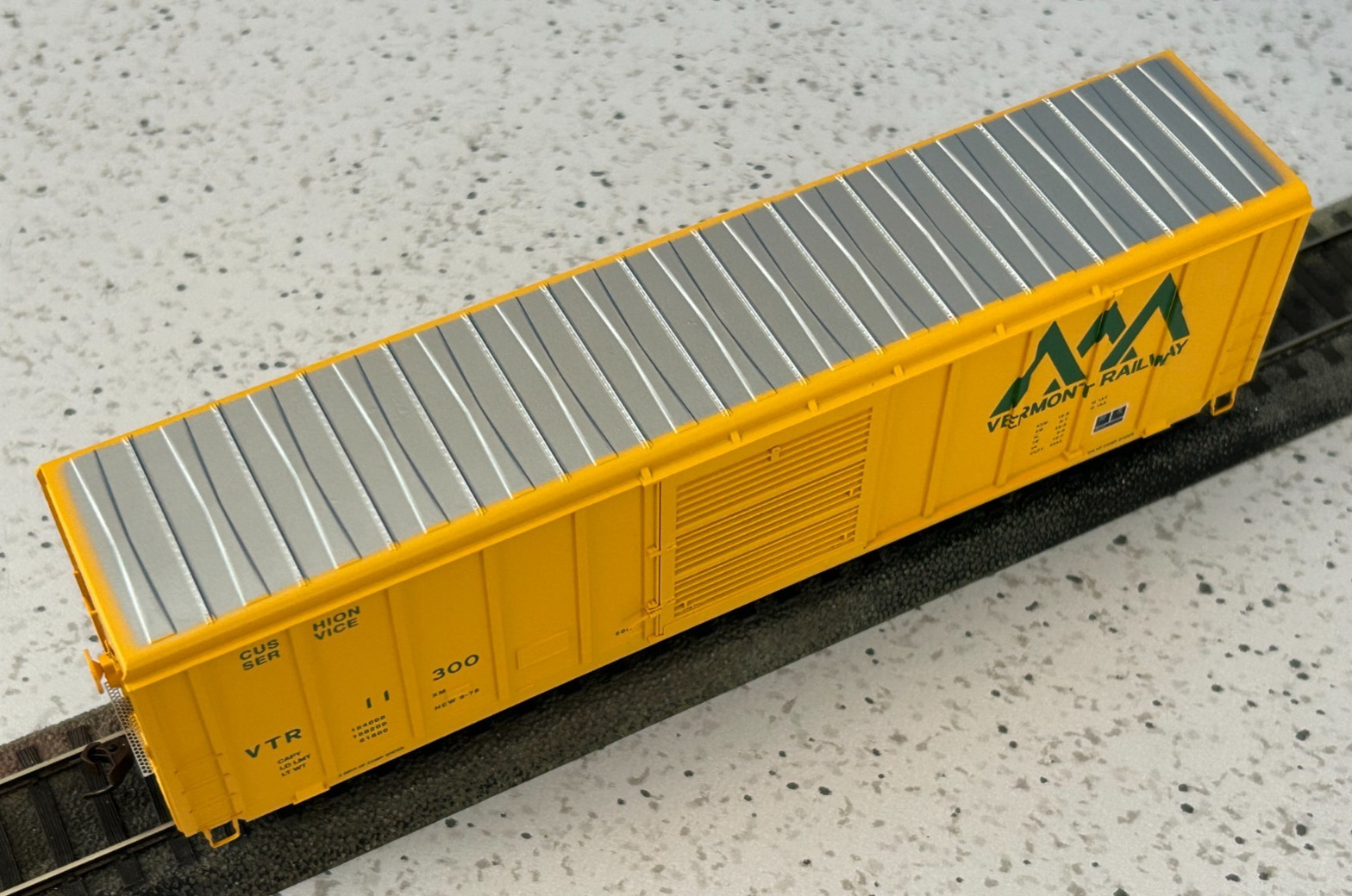 Vermont Railway P-S 5344 50′ Boxcar VTR-11300 Athearn HO EXC. condition. OBX