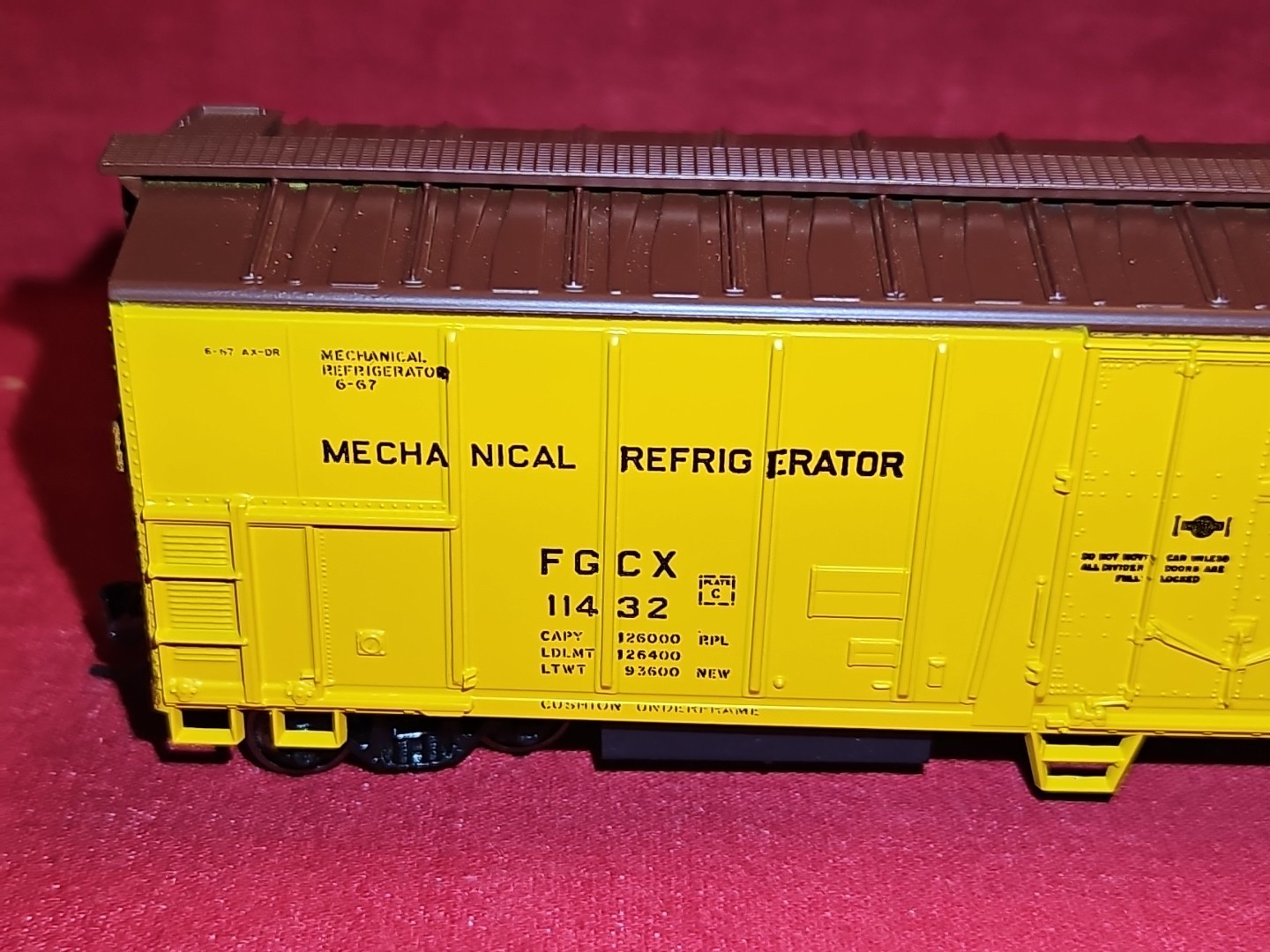 HO Fruit Growers Express FGCX Refrigerator Car # 11432
