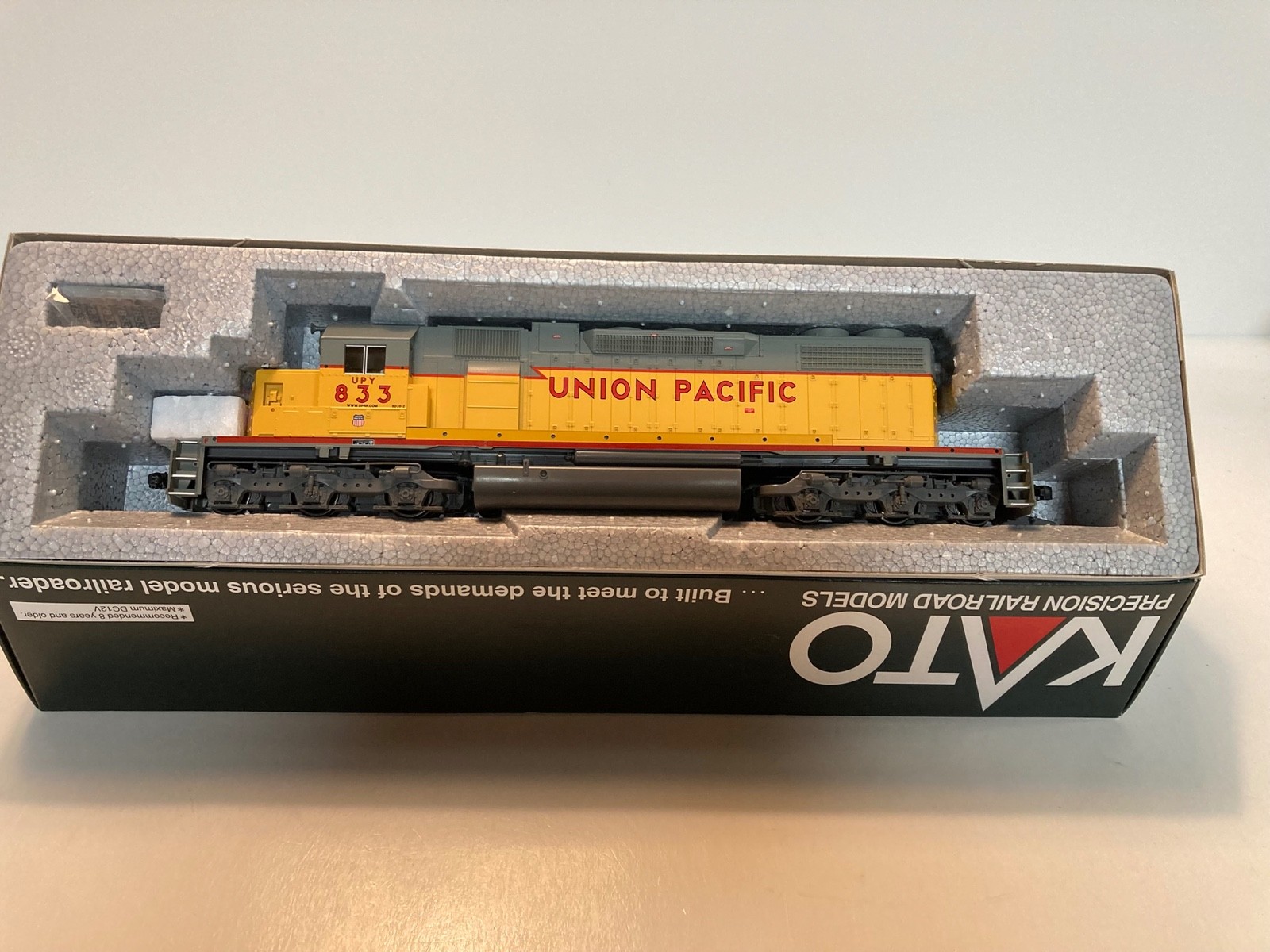 Kato Union Pacific SD38-2 Rd Y833 (37-6511 Sound Friendly DCC Ready HO NEW