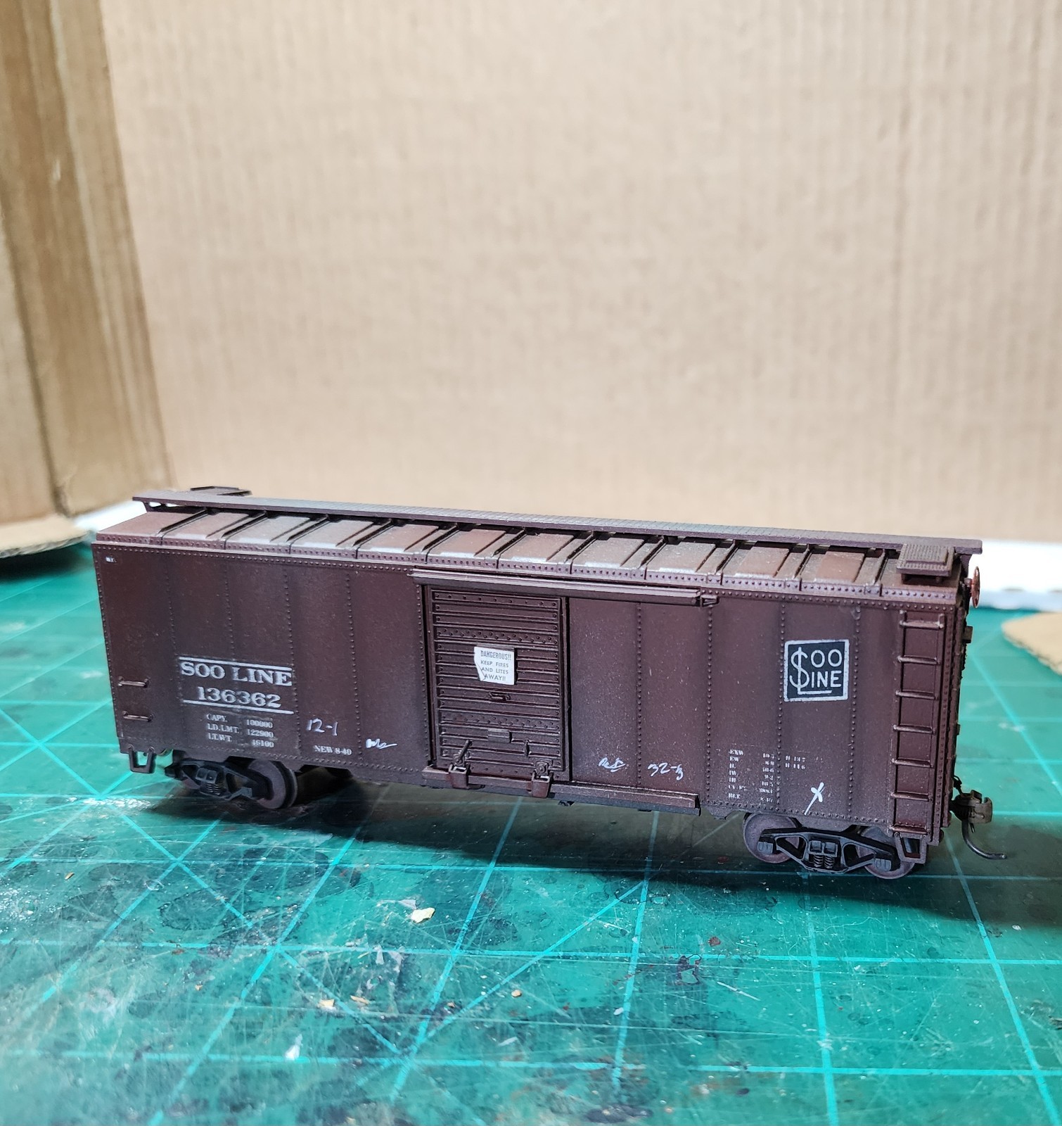 Ho Scale Athearn Soo Line Weathered Steel 40′ Boxcar #136362 Kaydee Couplers