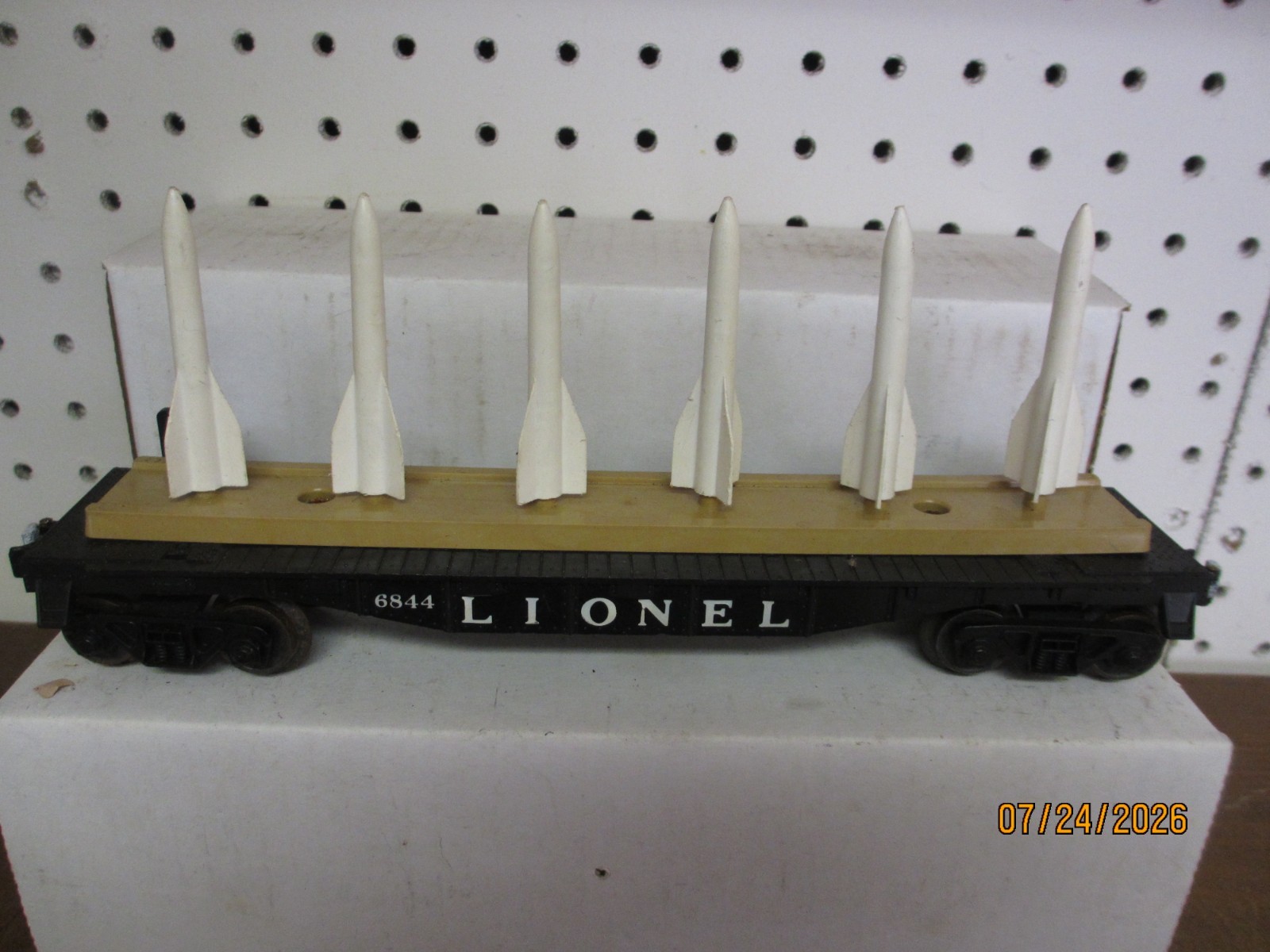 Lionel 6844 Flatcar with Missiles