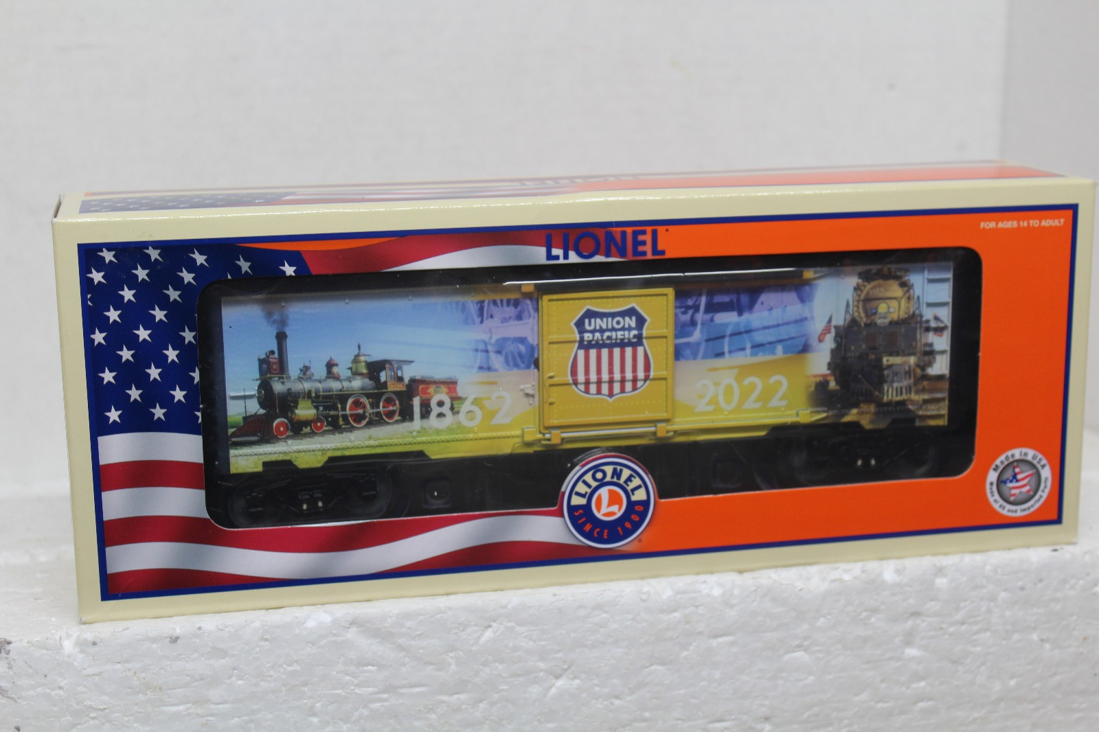 Lionel 2238010 O Gauge Union Pacific UP 160th Anniversary Boxcar