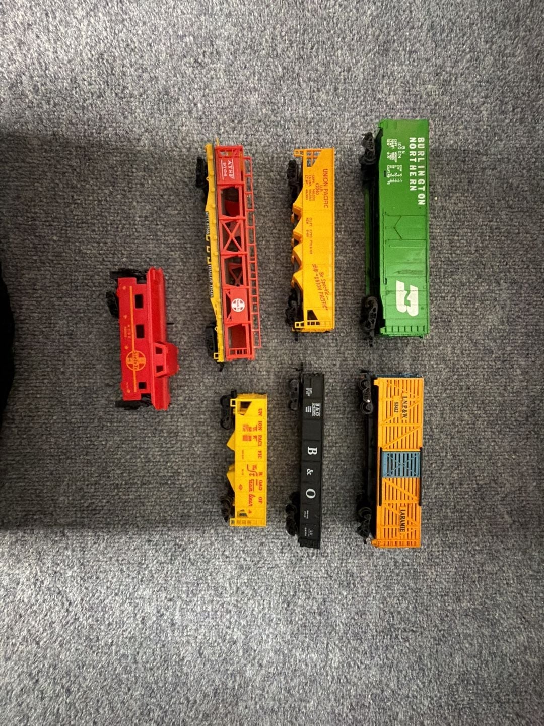 Vintage Tyco HO Scale Freight Train Car Set (6 Pieces)