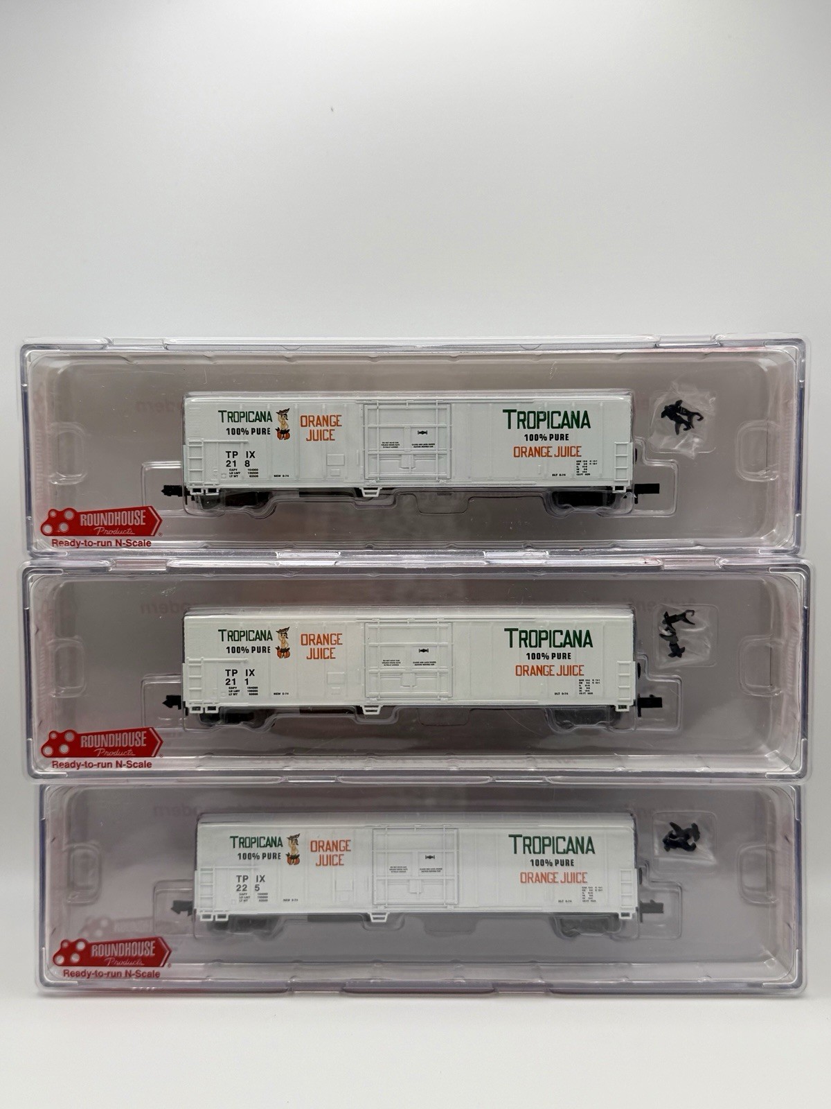 Set Of 3 RARE N NIOB Roundhouse 84203 57′ Mechanical Reefer #211, 218, 225 White