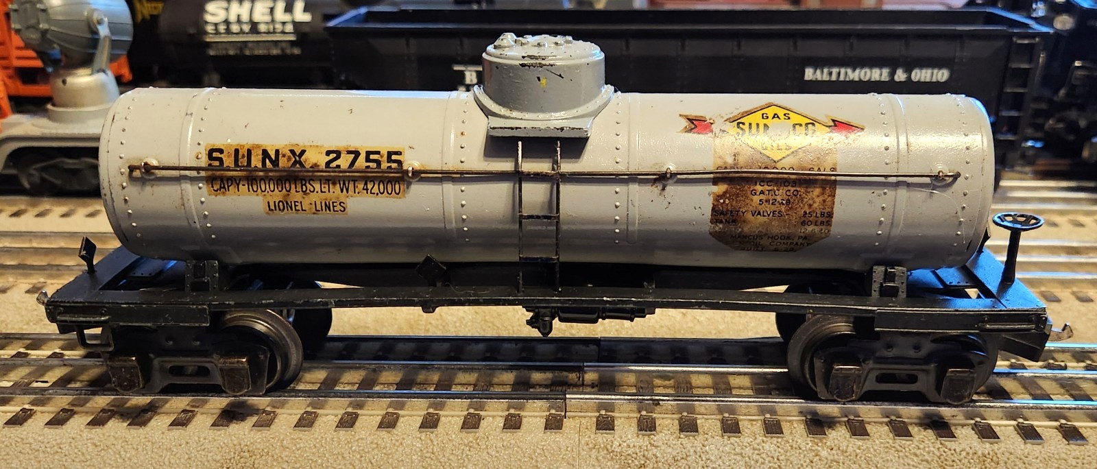 Lionel 2755 SUNOCO Oil Tank Car in good condition, in ORIG.BOX with liner