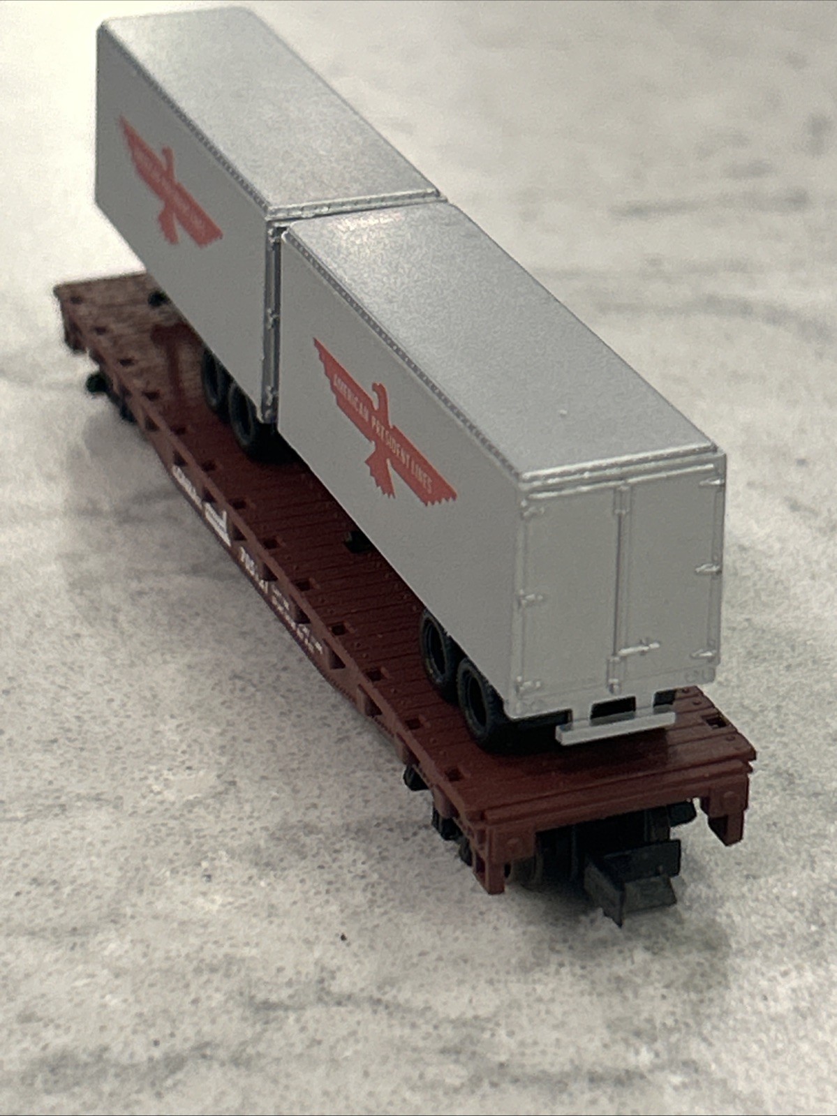 Atlas 37531 American President Piggyback Flat W/ Two 24′ Trailers – Original Box