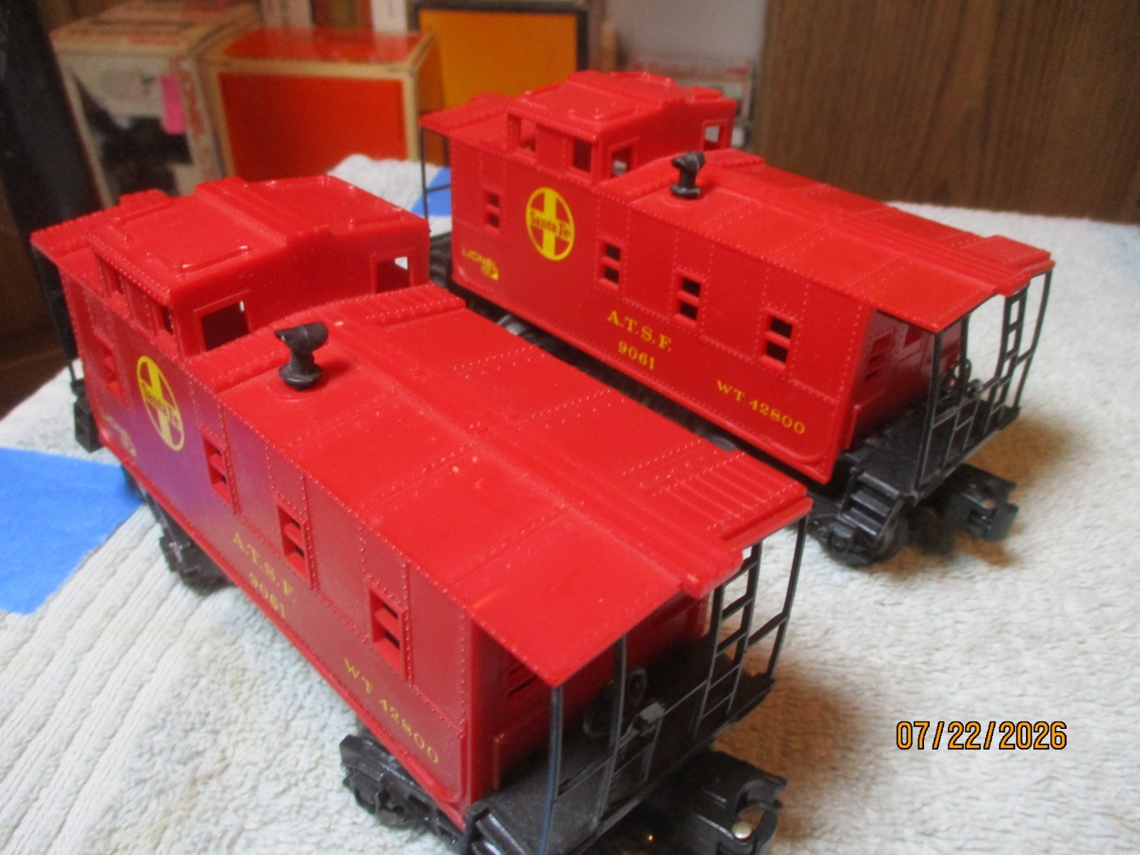 Lot of (2) LIONEL MPC O Gauge #9061 ATSF Santa Fe Red Caboose Excellent Cond.