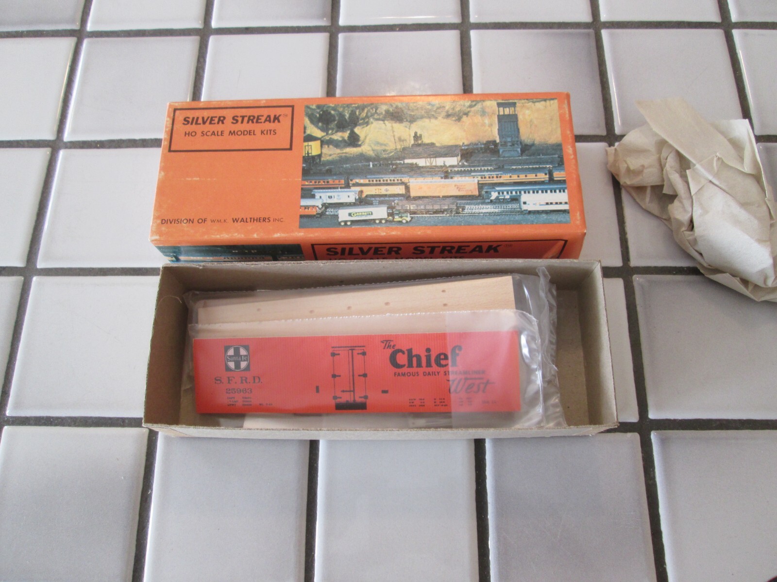 silver streak SANTA FE wood/metal reefer car kit HO scale