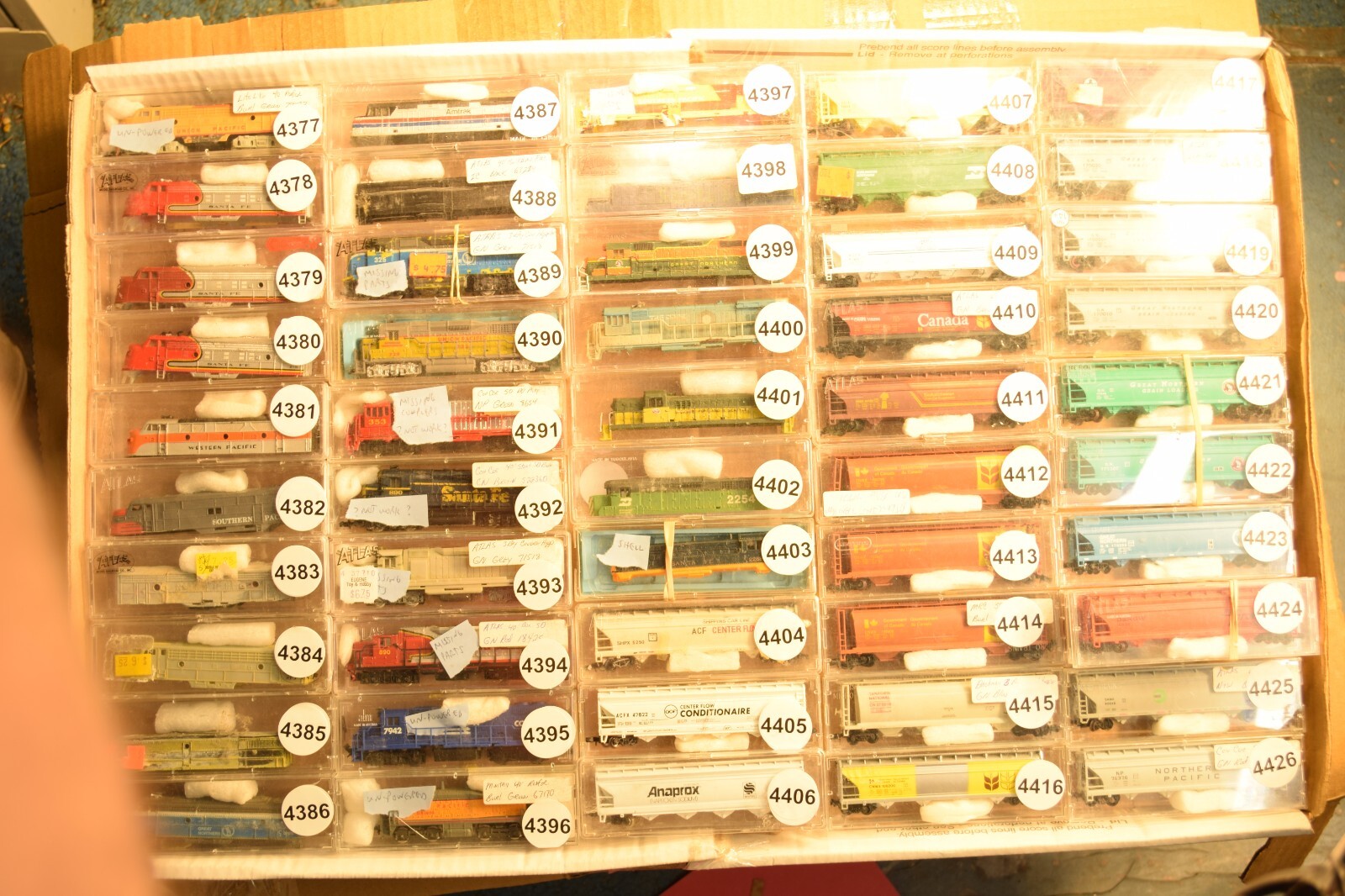 N Scale POOR QUALITY ENGINES, unknown running status cars sold individually,