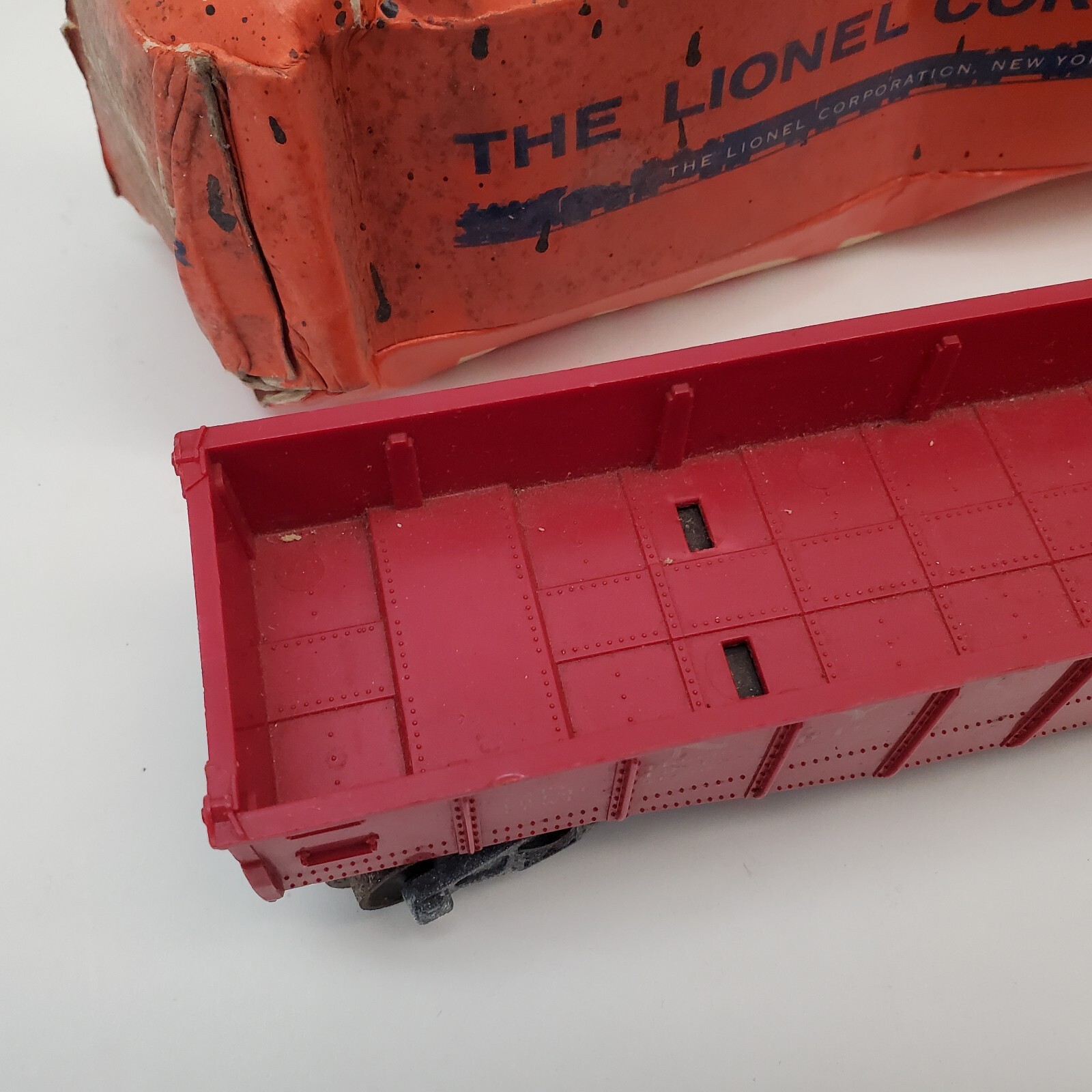Pair of Lionel NYC Gondola Car No. 6462 & 6162 Postwar Red Blue