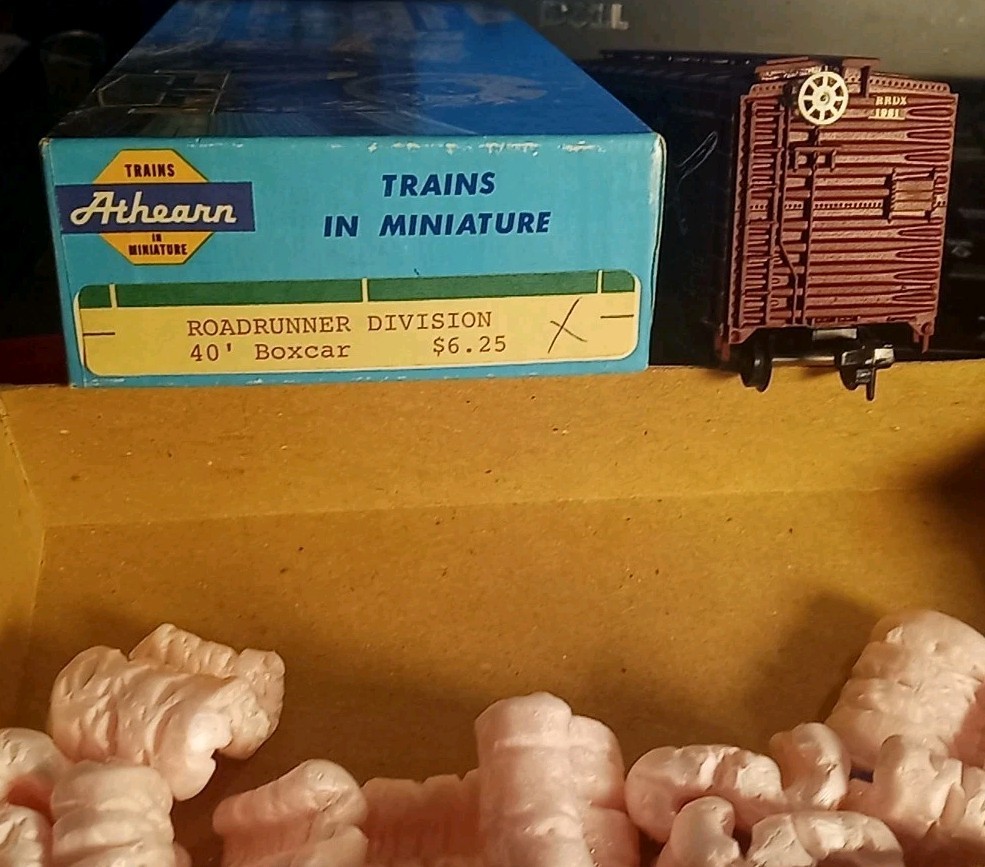 Roadrunner Division RMR NMRA Blue Box Athearn Kit R4A 40′ Brown Boxcar RRDX 1981